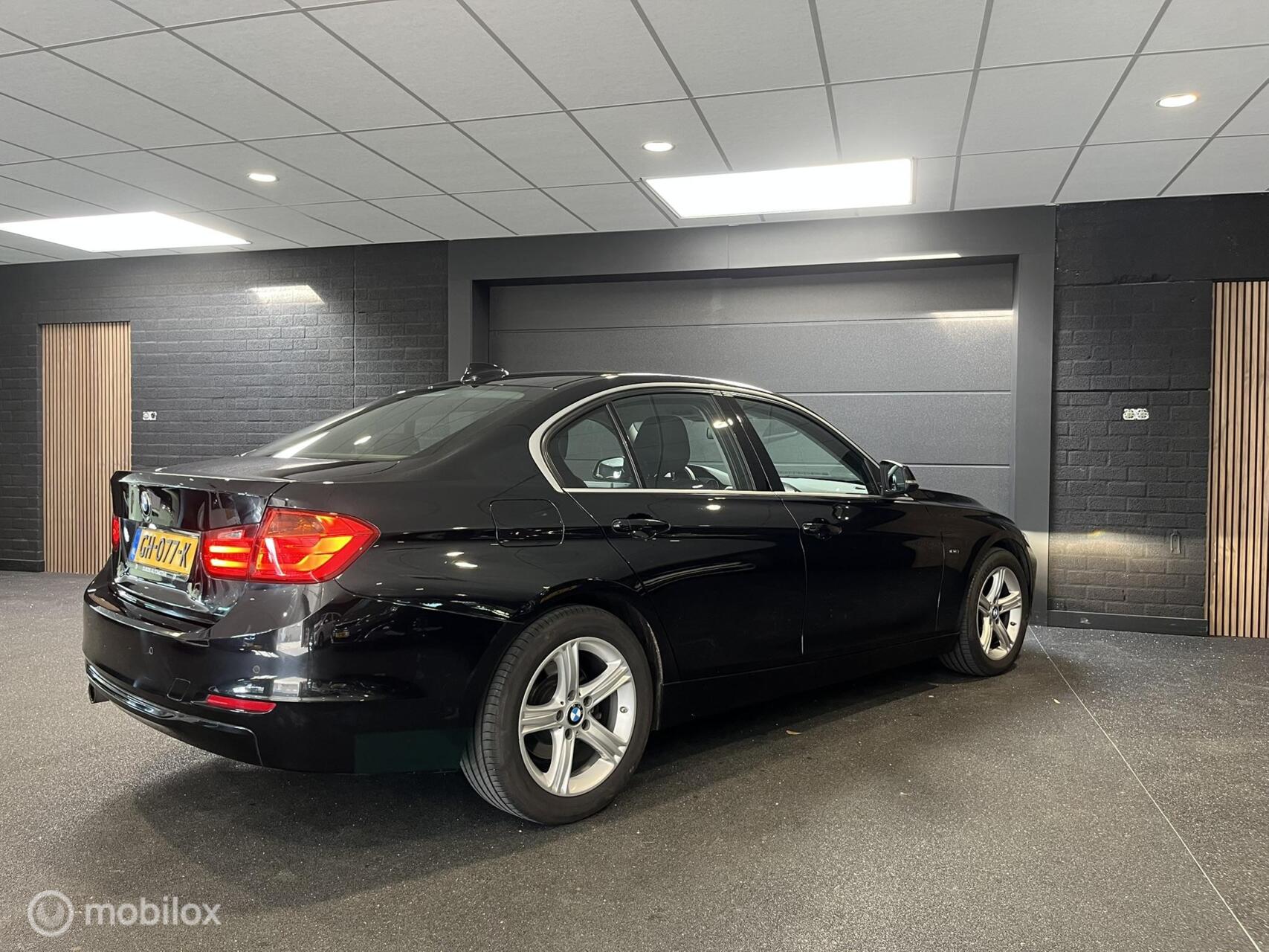 Foto van BMW 320i