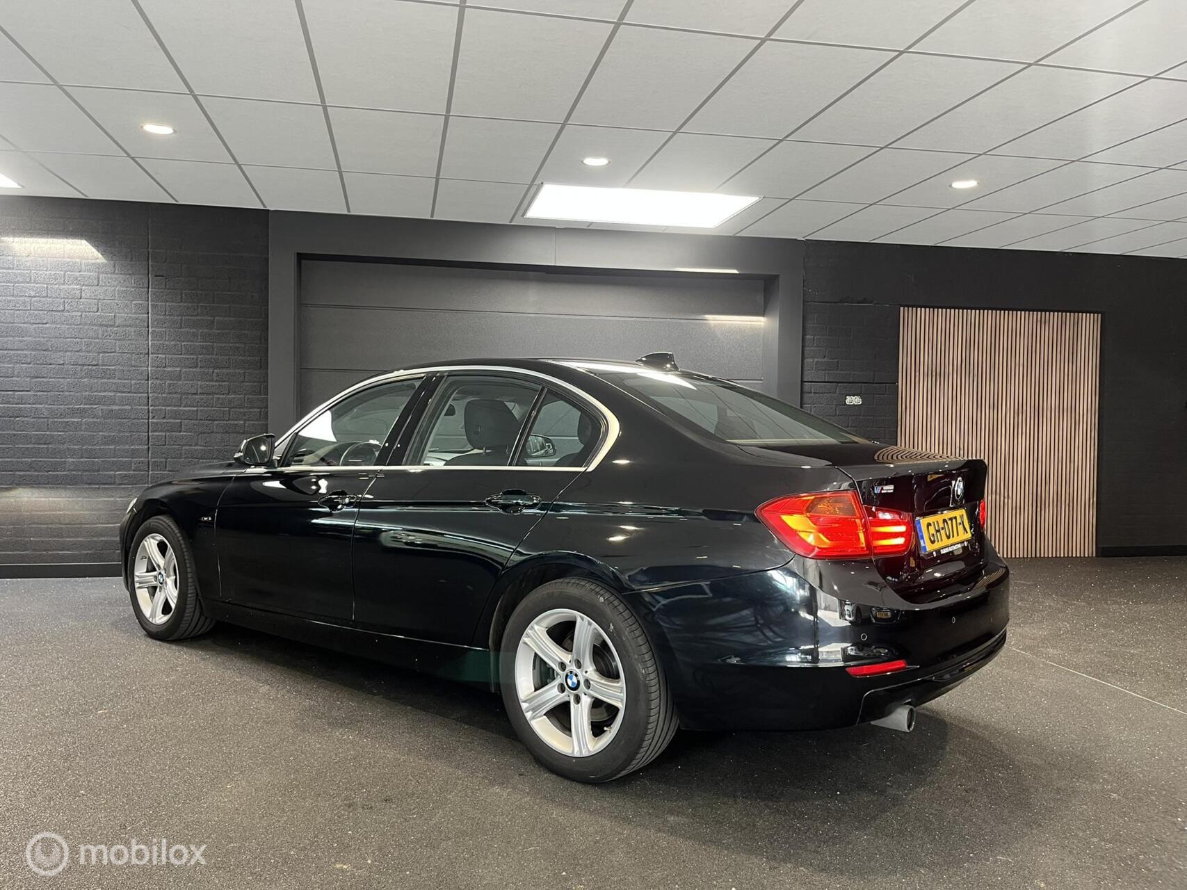 Foto van BMW 320i