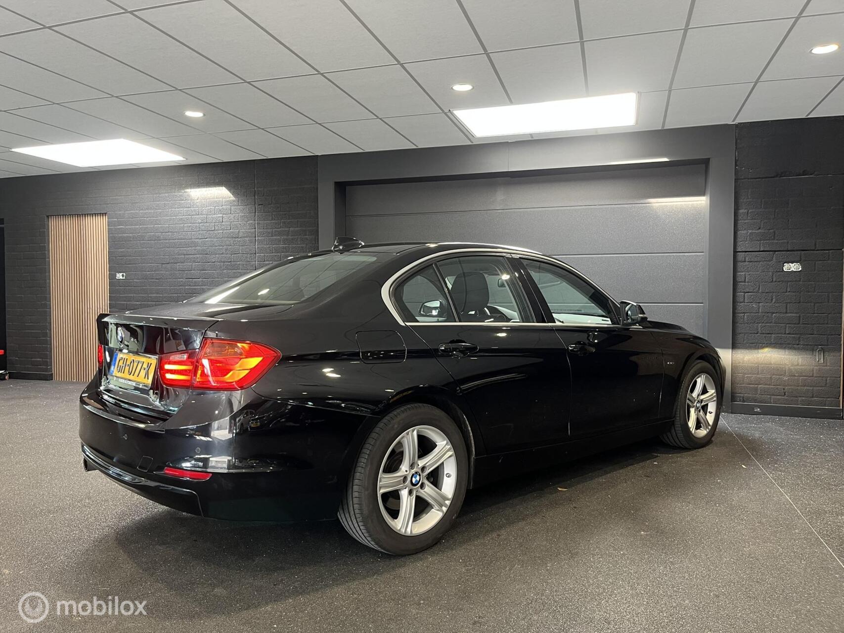 Foto van BMW 320i