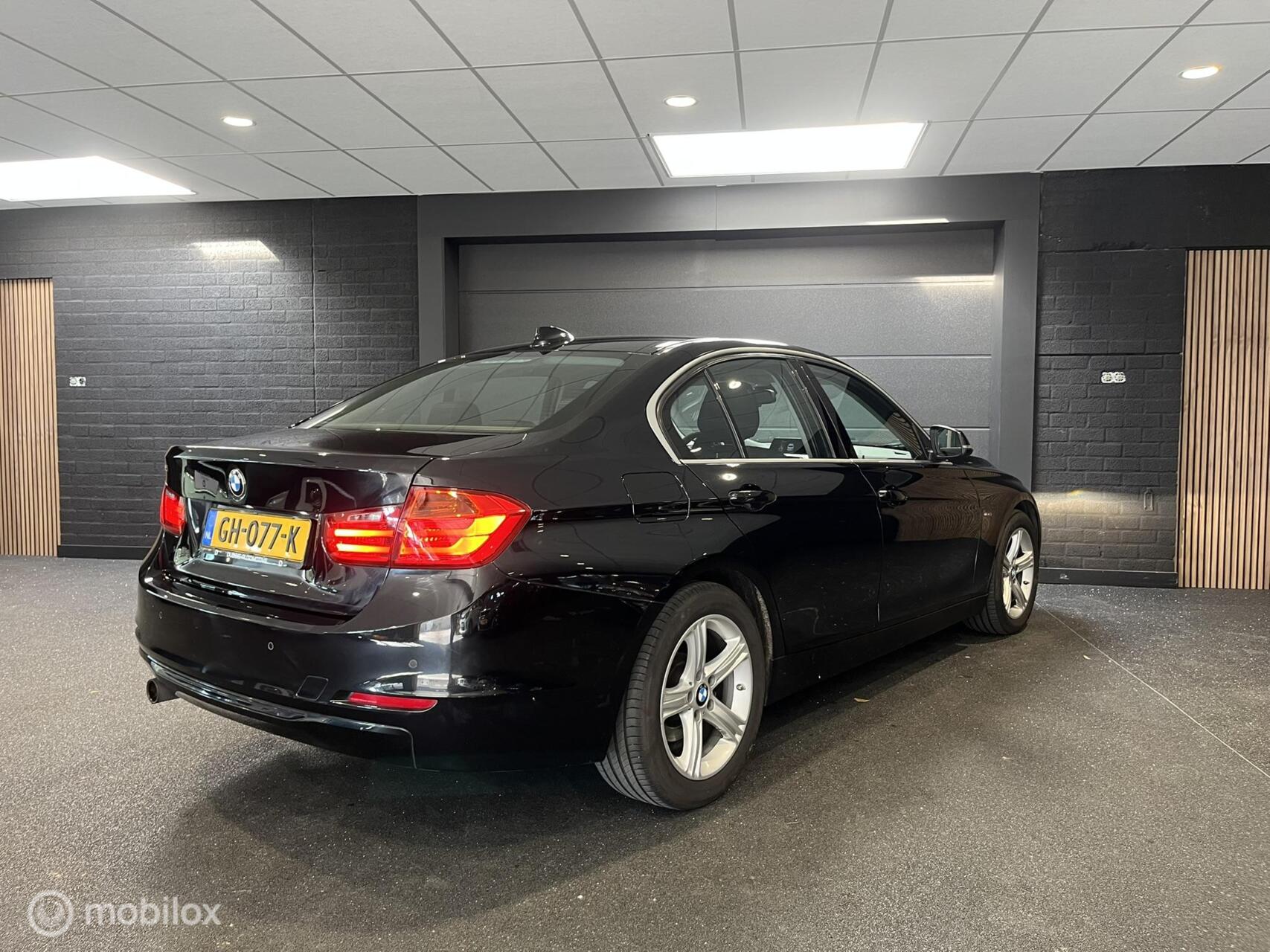 Foto van BMW 320i