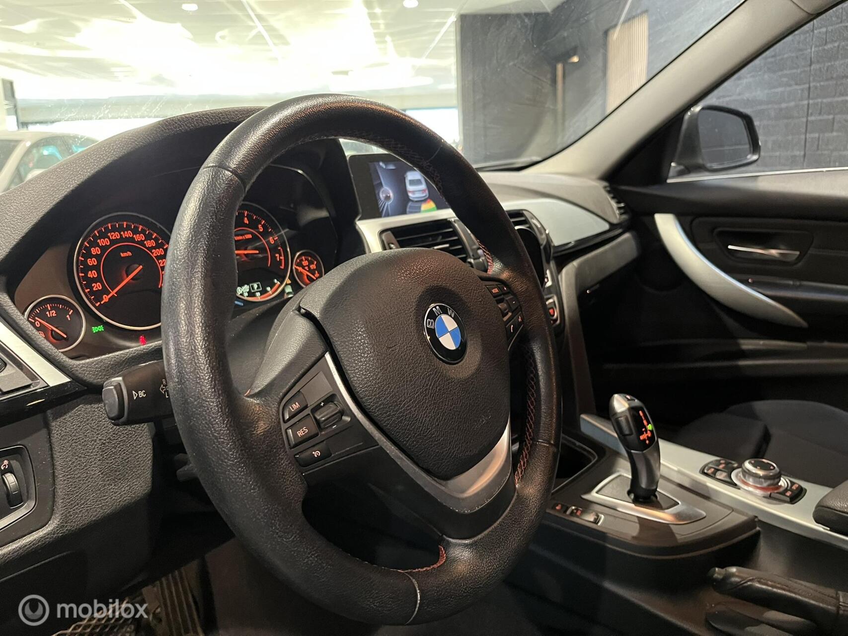 Foto van BMW 320i