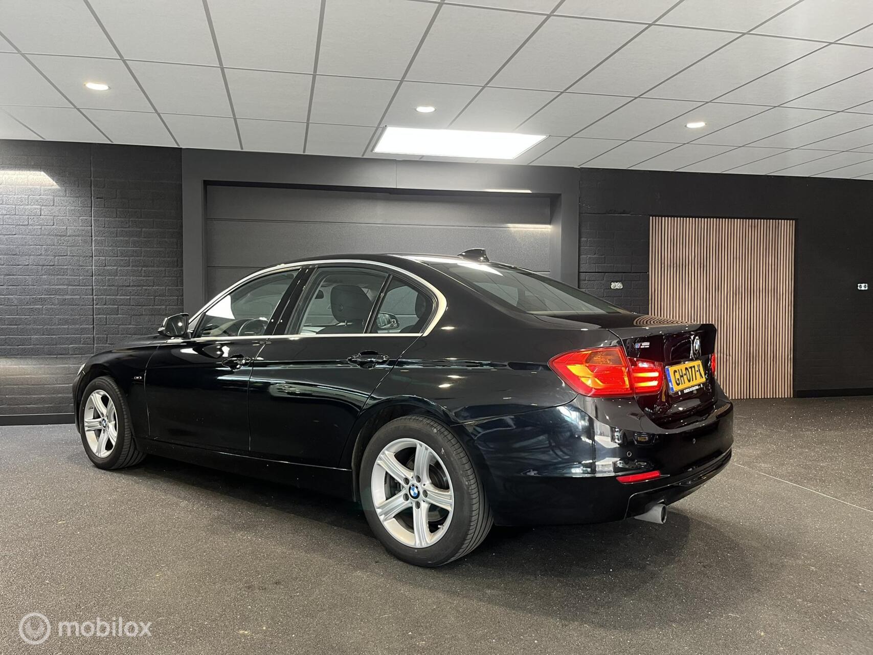 Foto van BMW 320i