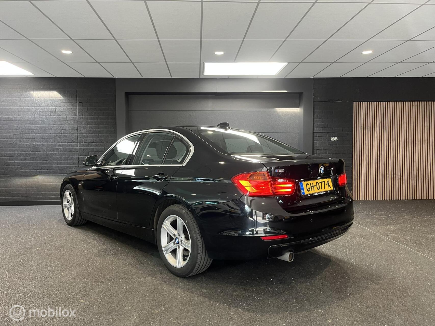 Foto van BMW 320i