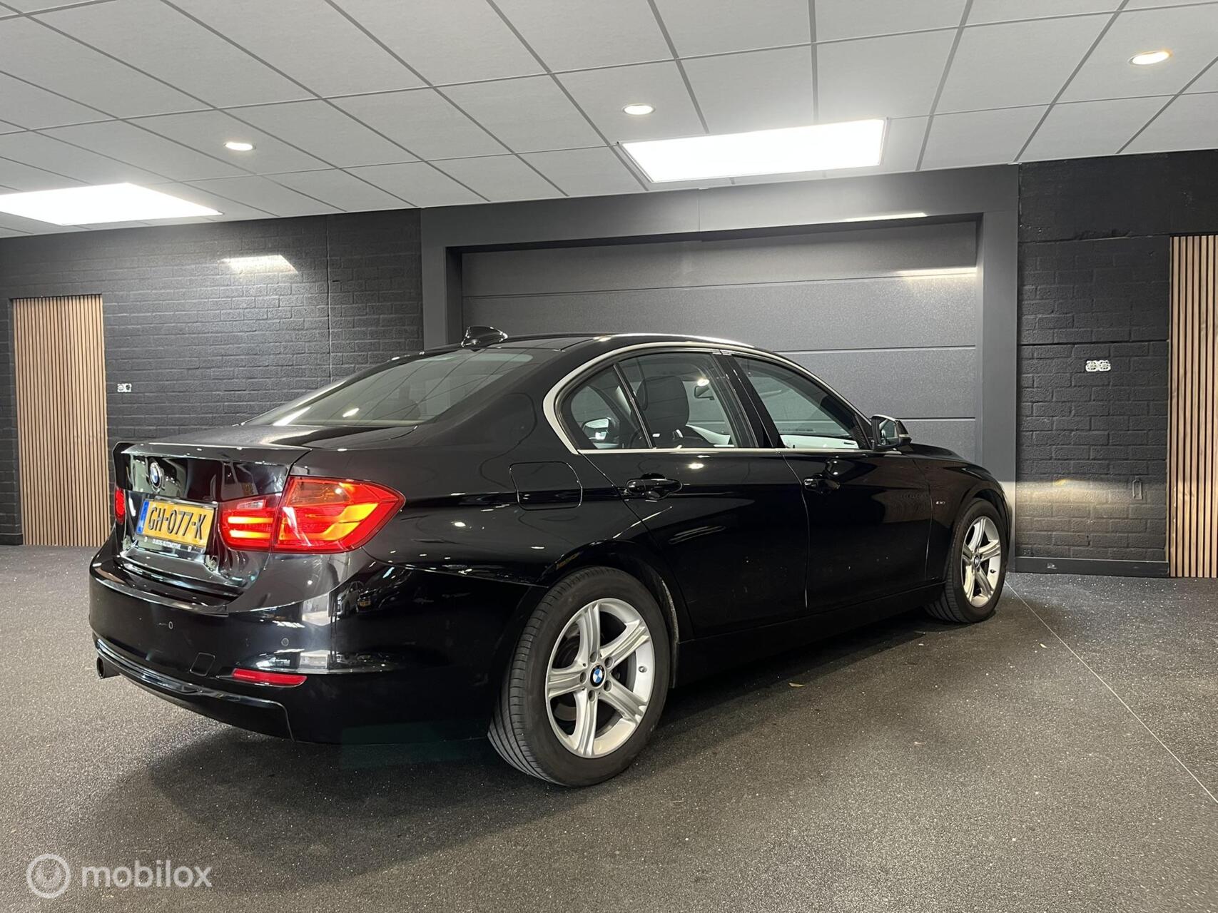 Foto van BMW 320i