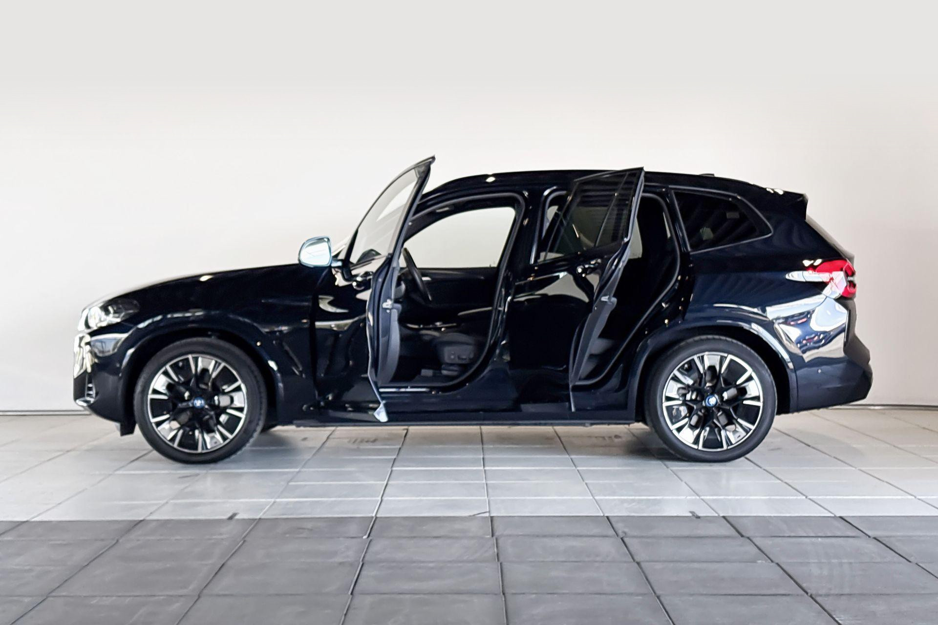 Foto van BMW Ix3
