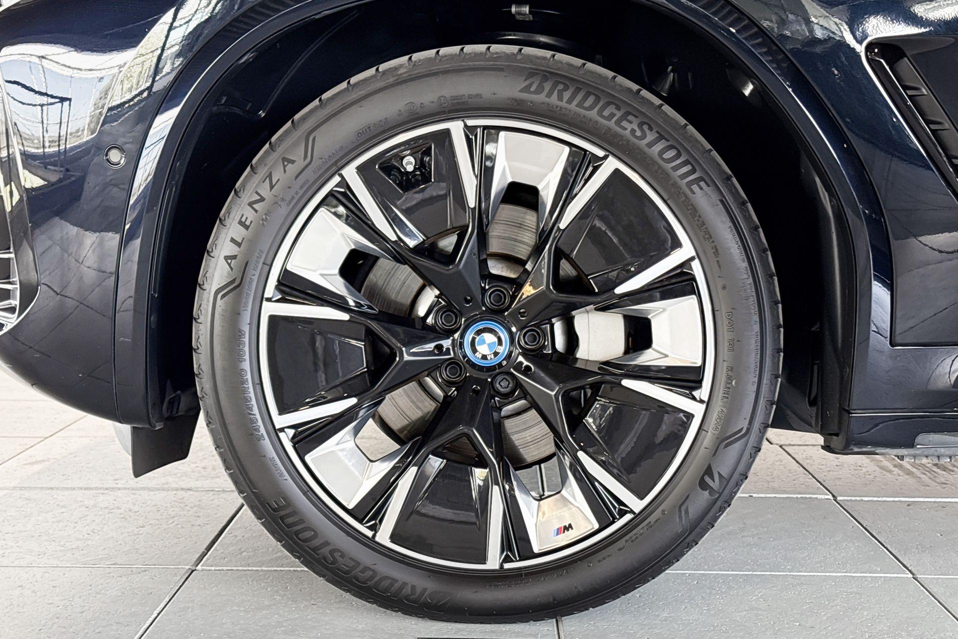 Foto van BMW Ix3