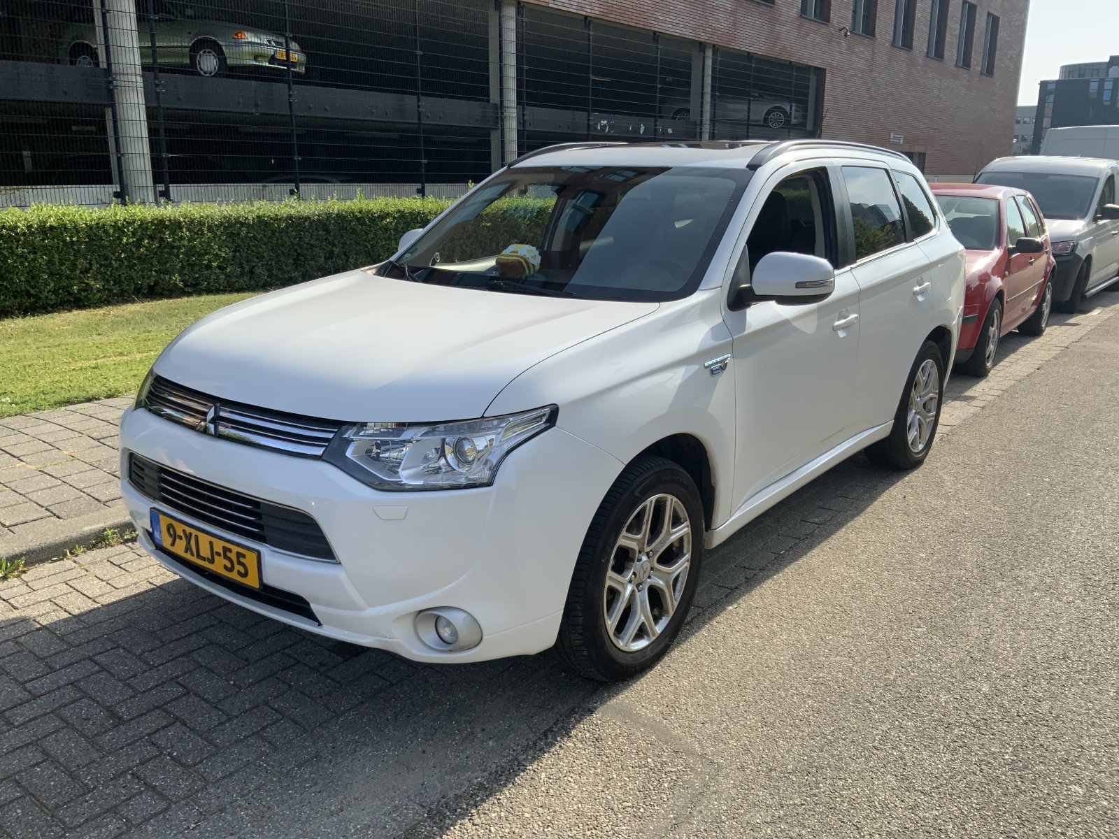 Mitsubishi Outlander 2.0 PHEV Instyle+ 2014 - voorkant