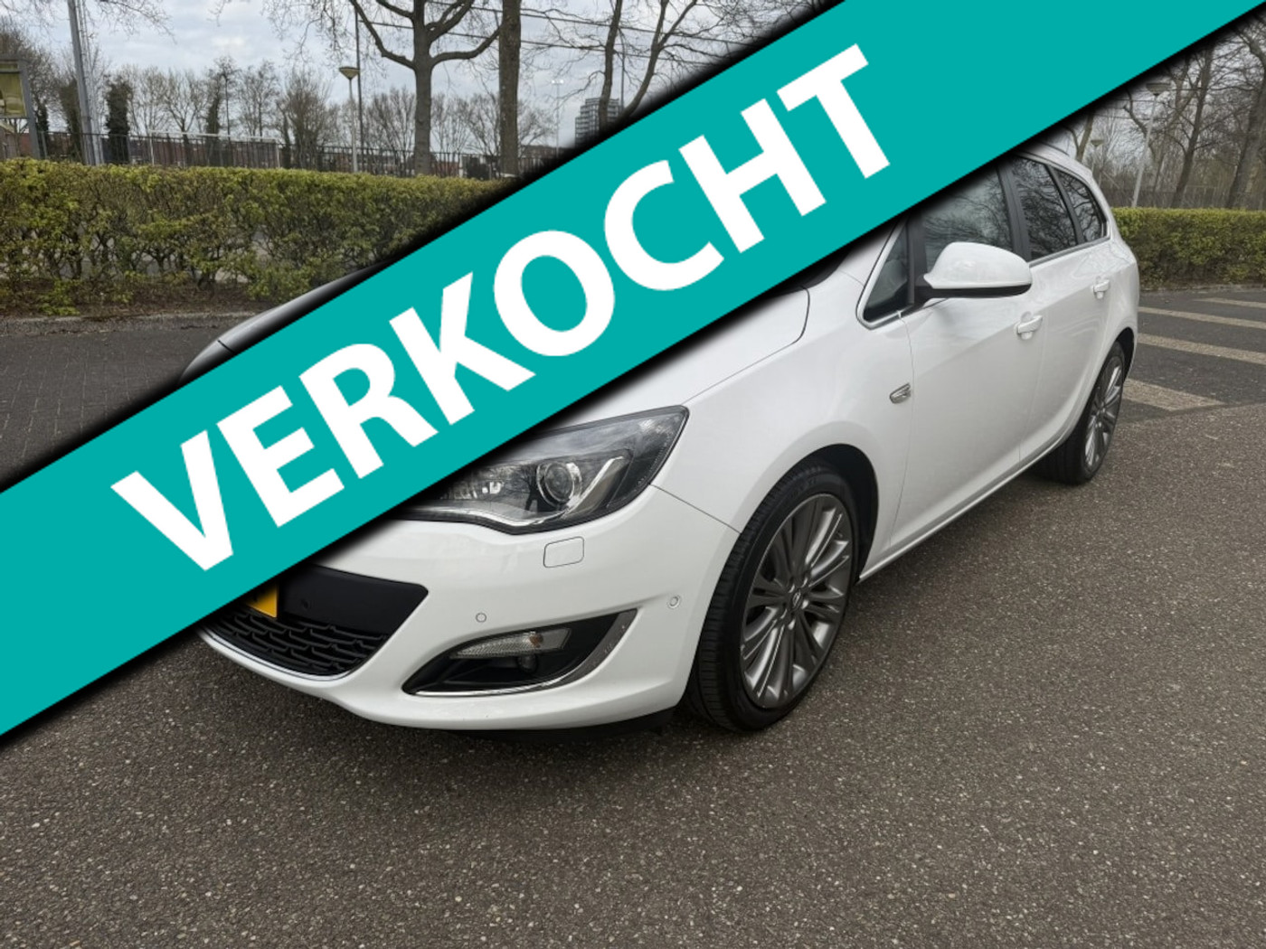 Opel Astra 1.4 Turbo Sport + 2015 - voorkant