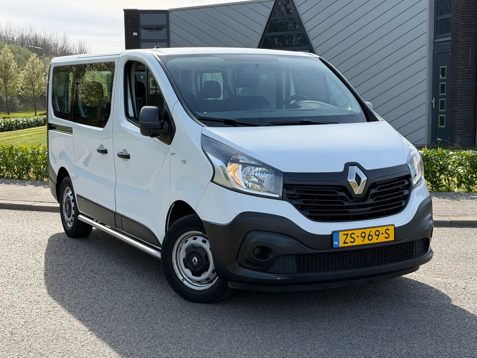 Renault Trafic 1.6 dCi Life Energy L1H1| Airco | Radio | 8 persoons | 2019 - voorkant