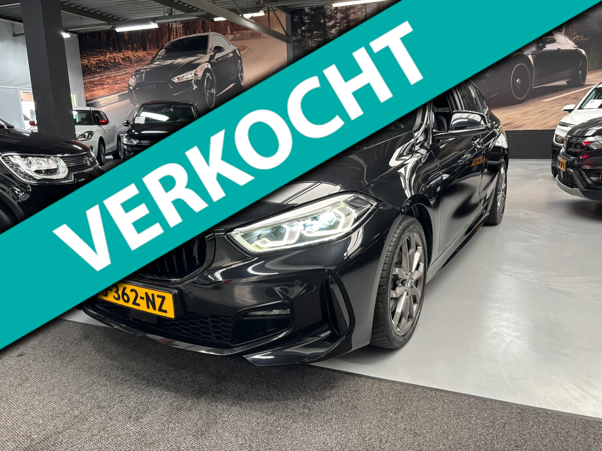 BMW 118i 118i Executive M-Sport / Led / Navi / Stoelverwarming 2020 - voorkant