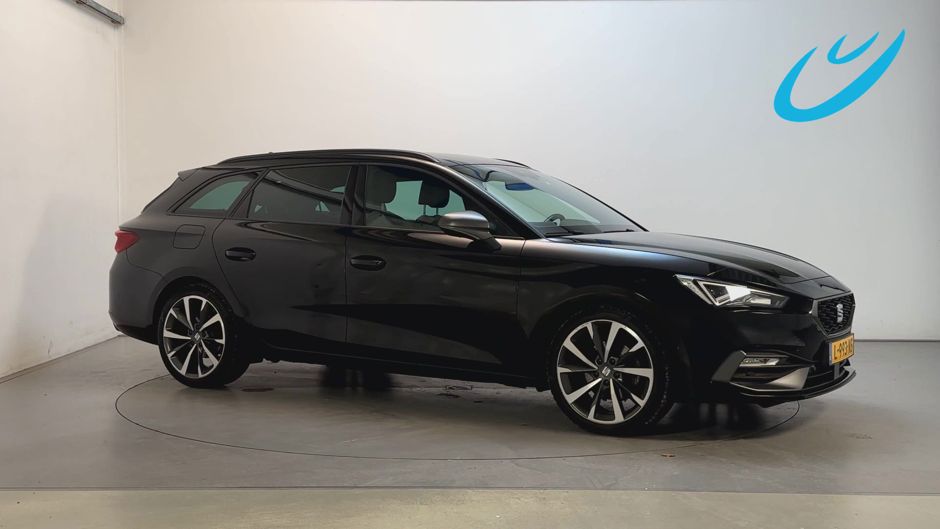 Seat Seat Leon SP 1.5 eTSI 150pk DSG FR Business Intense Trekhaak Navigatie Parkeersensoren Virtual Cockpit 2021 - voorkant