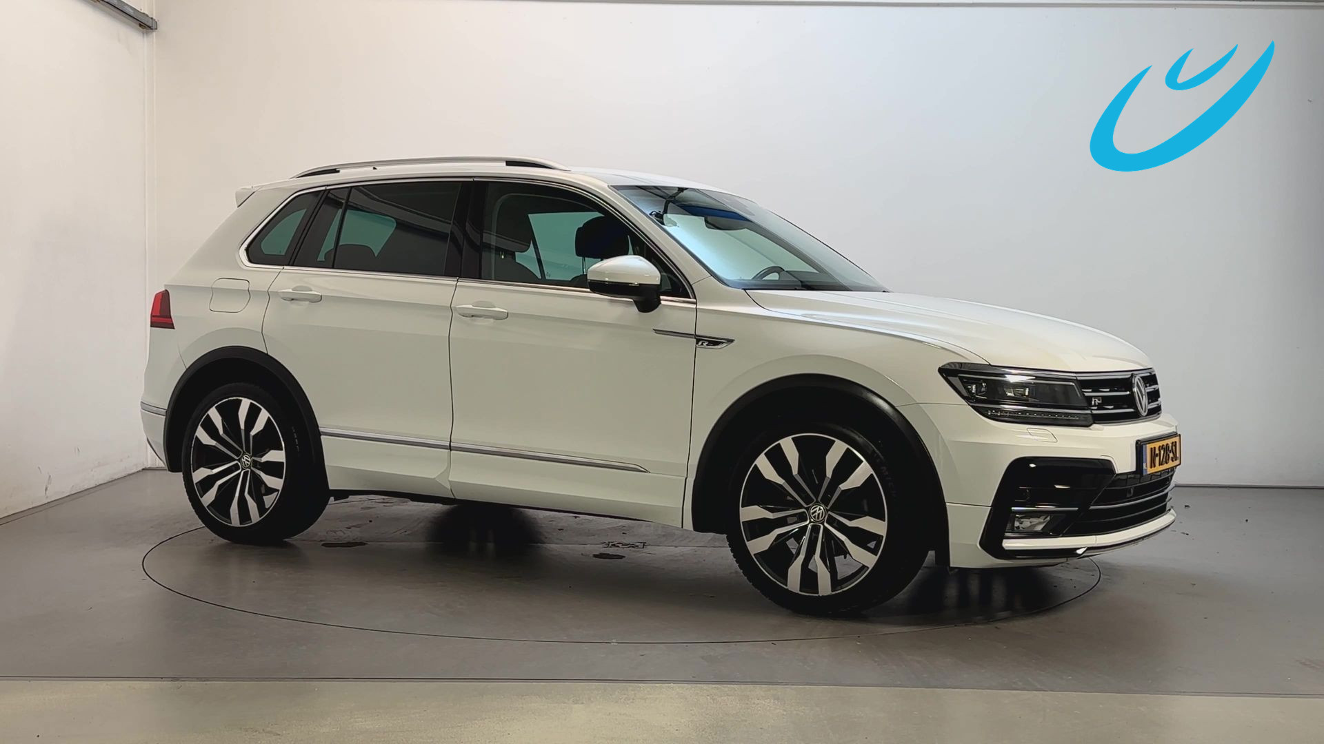 Volkswagen Tiguan 1.5 TSI DSG ACT Highline Business R R-Line Virtual Cockpit Navigatie Stoelverwarming DAB+ 2020 - voorkant