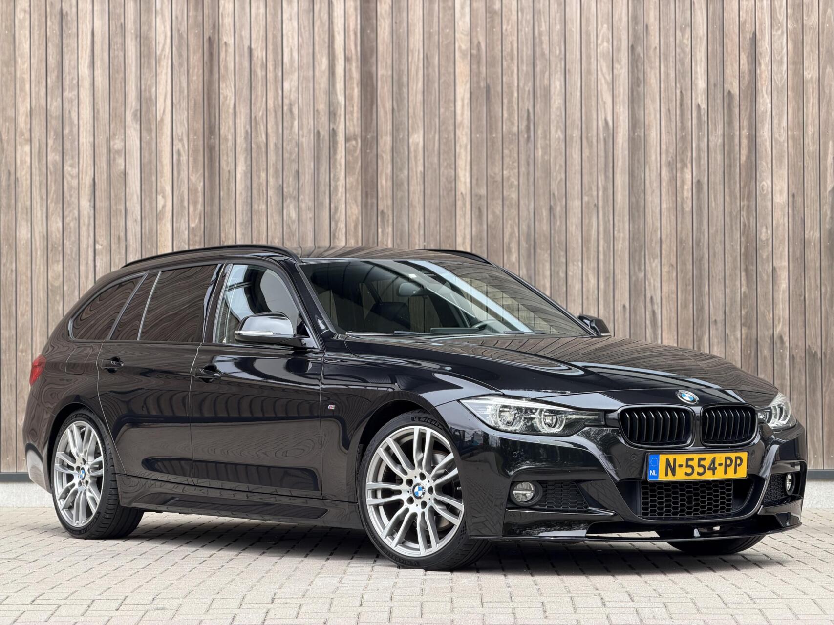 Foto van BMW 330i