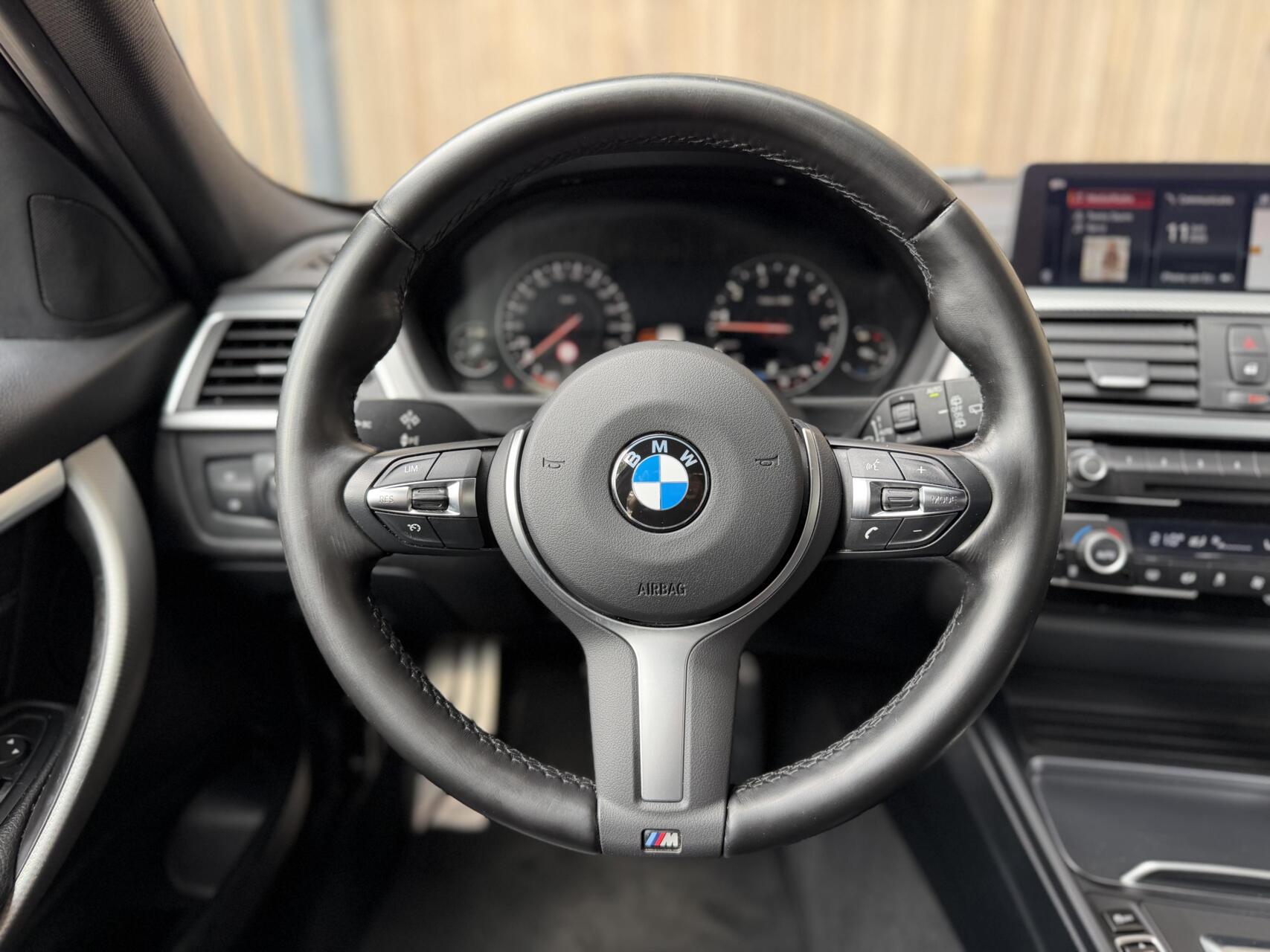 Foto van BMW 330i