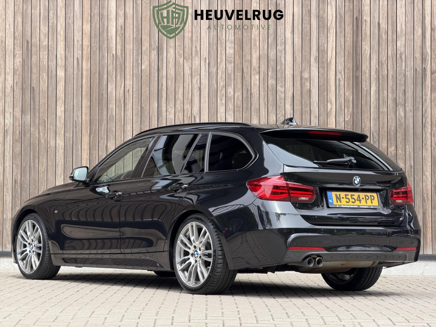 Foto van BMW 330i