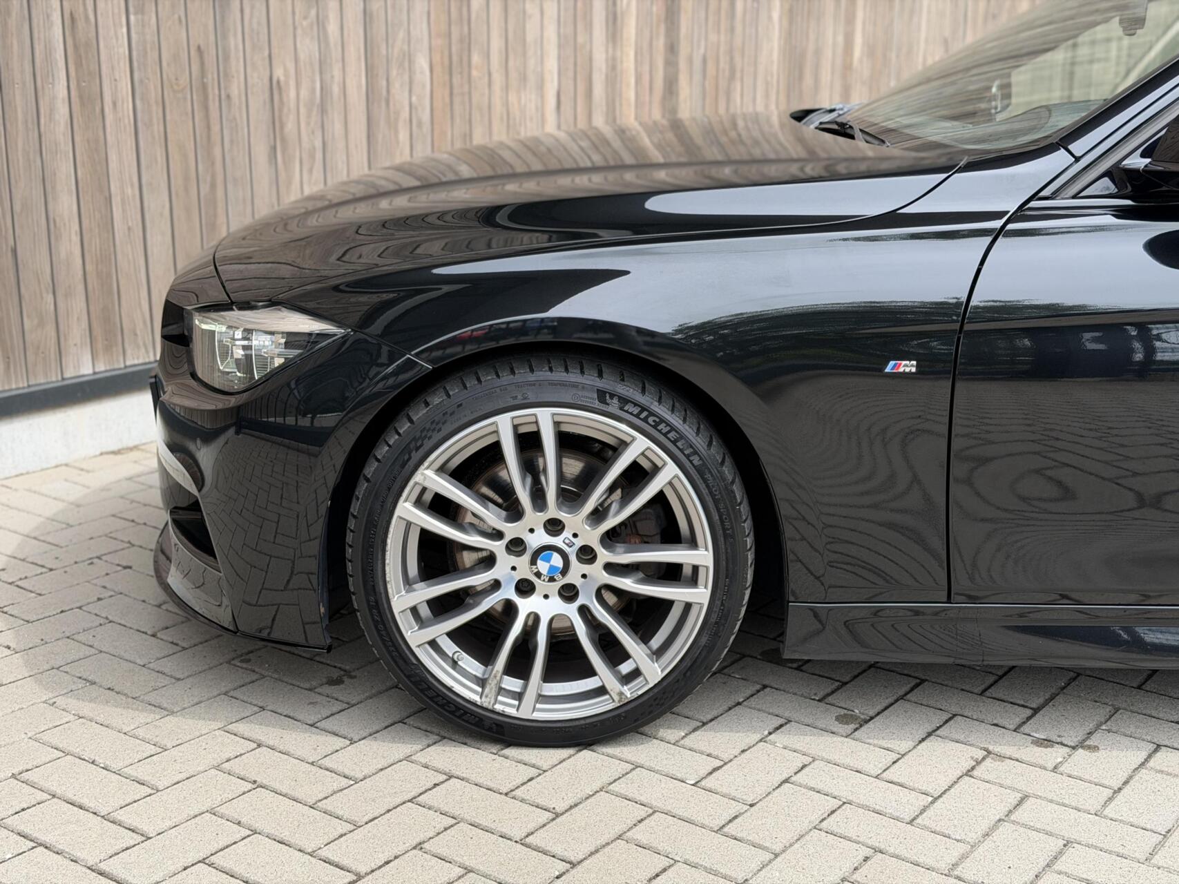 Foto van BMW 330i