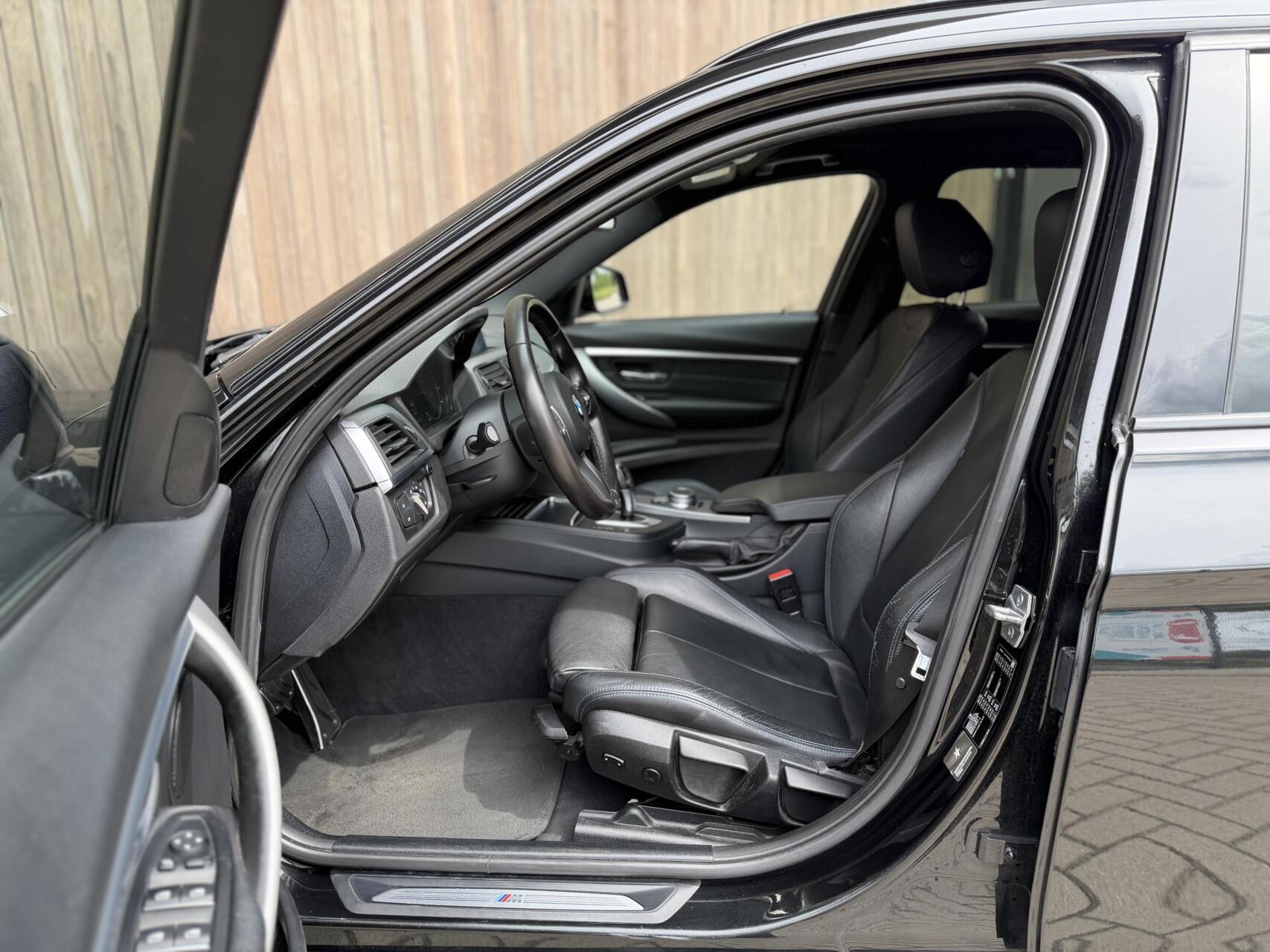 Foto van BMW 330i