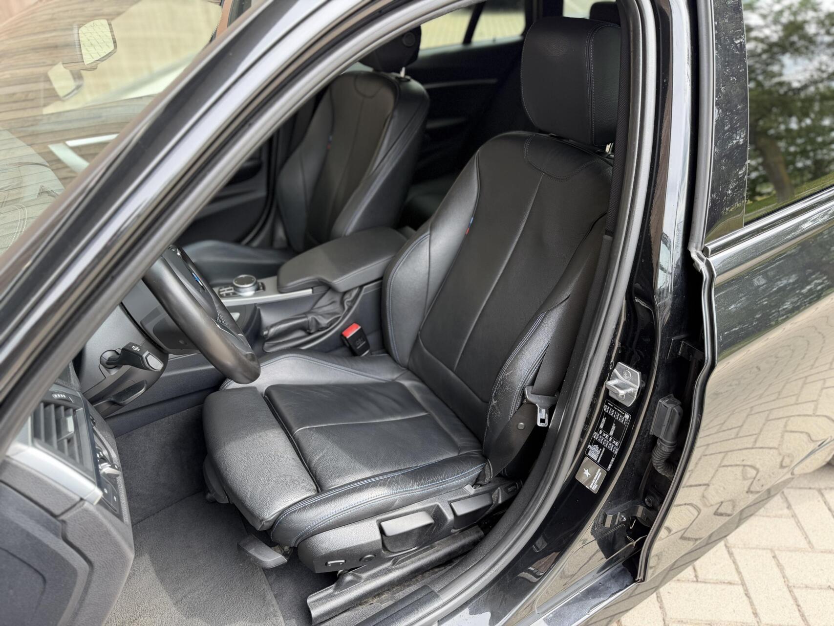 Foto van BMW 330i