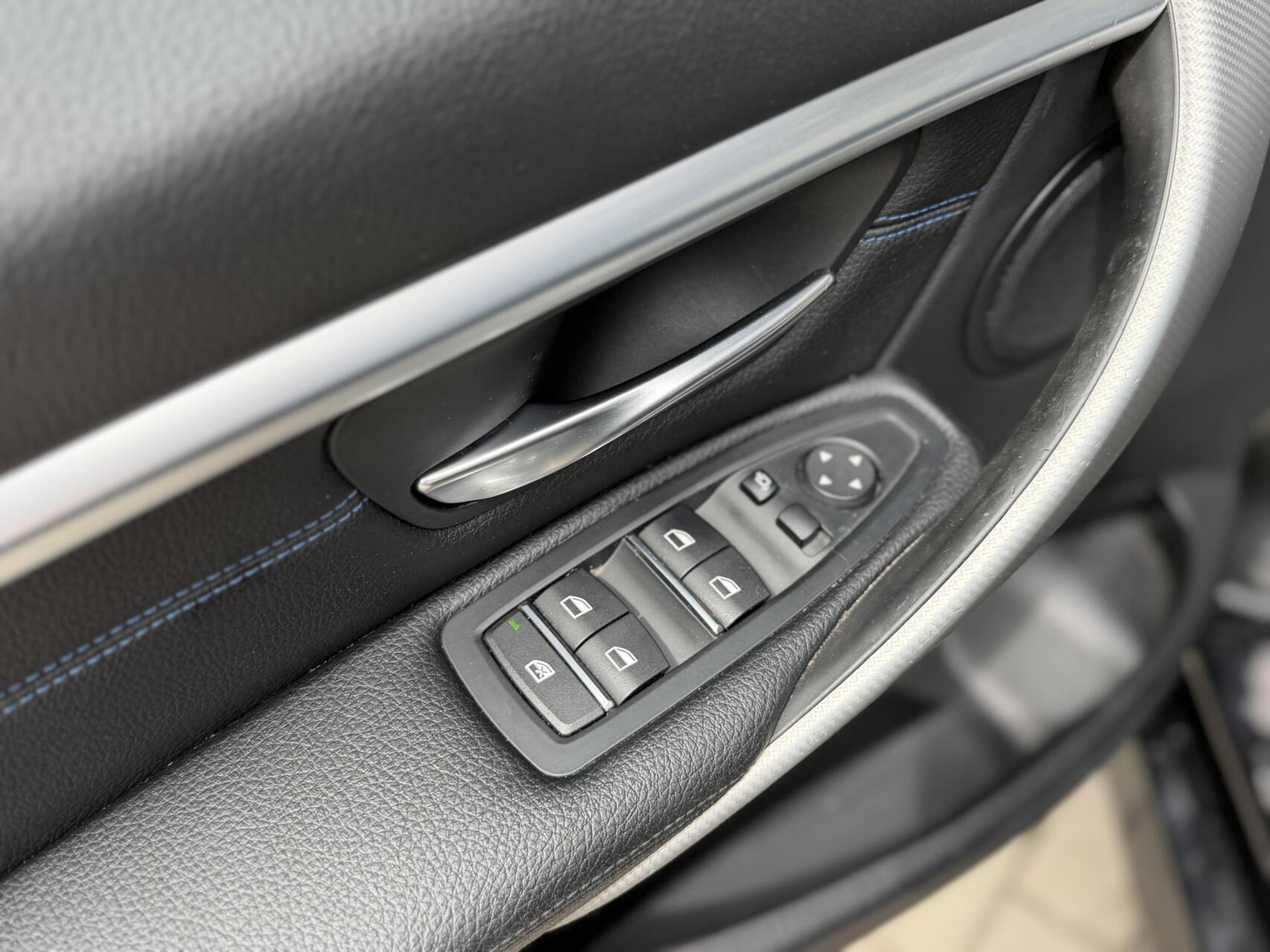 Foto van BMW 330i
