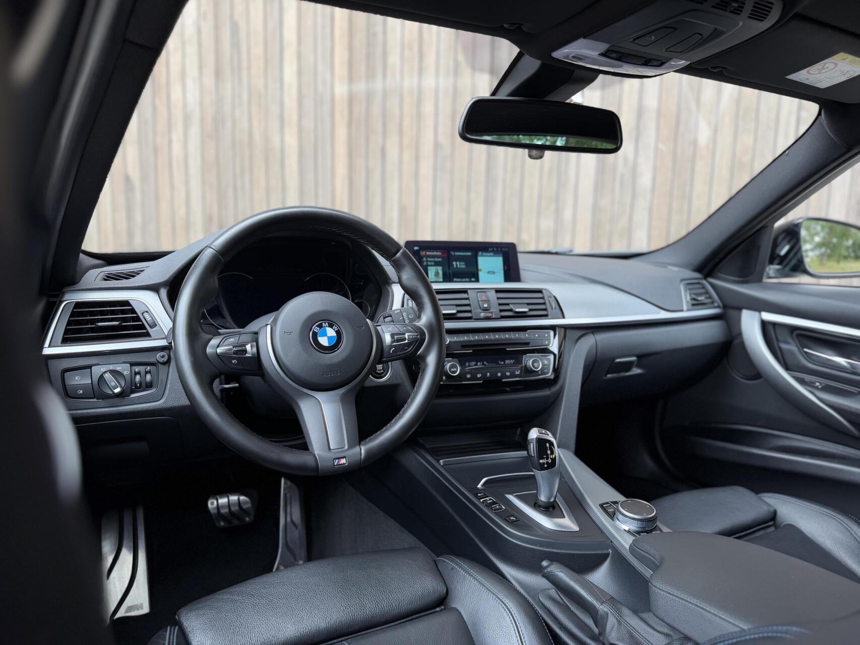 Foto van BMW 330i