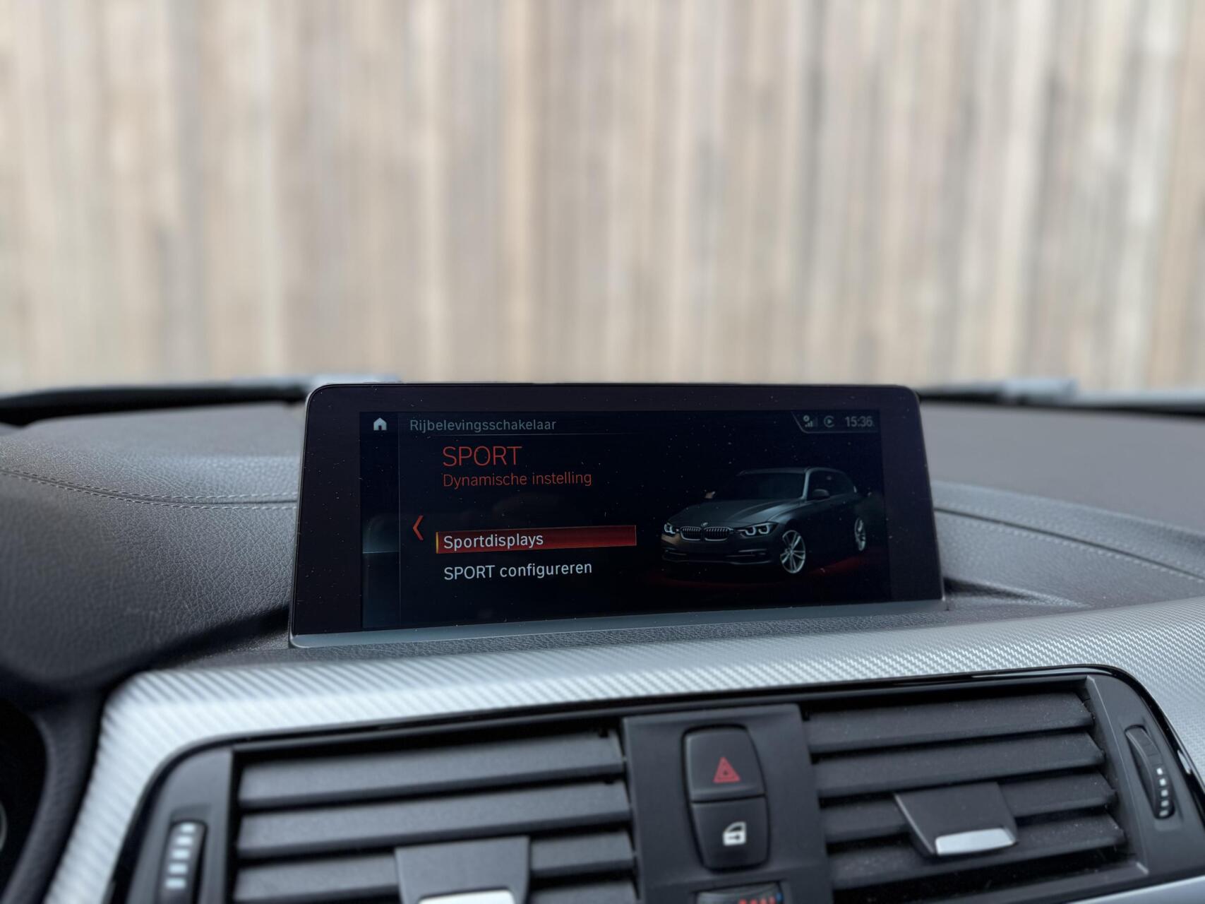 Foto van BMW 330i