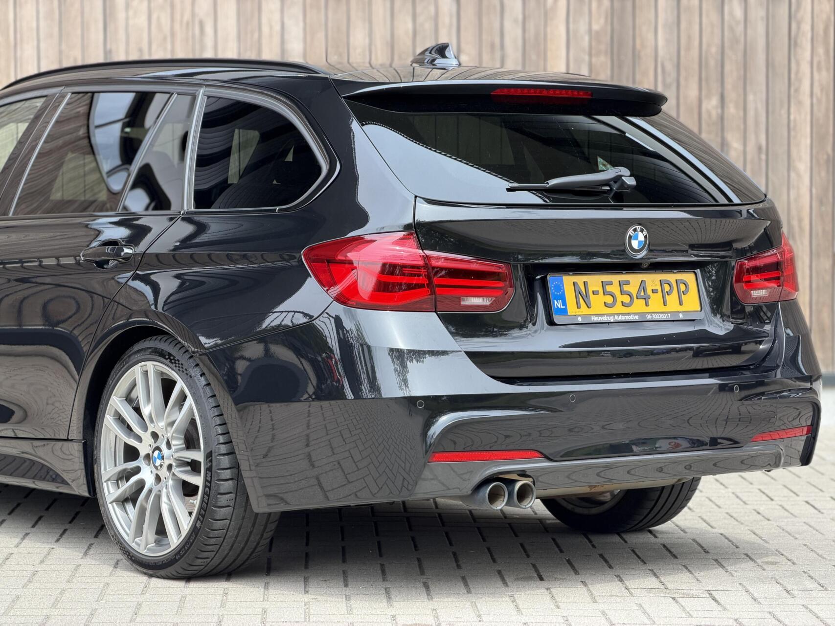Foto van BMW 330i