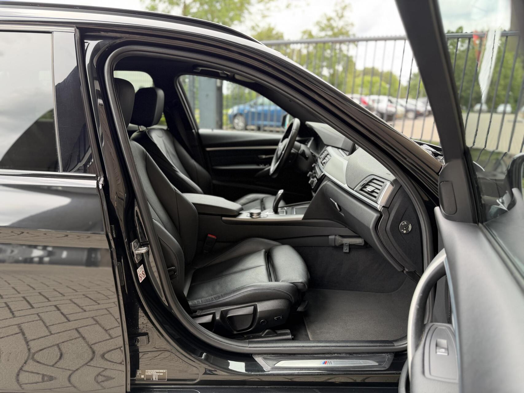 Foto van BMW 330i