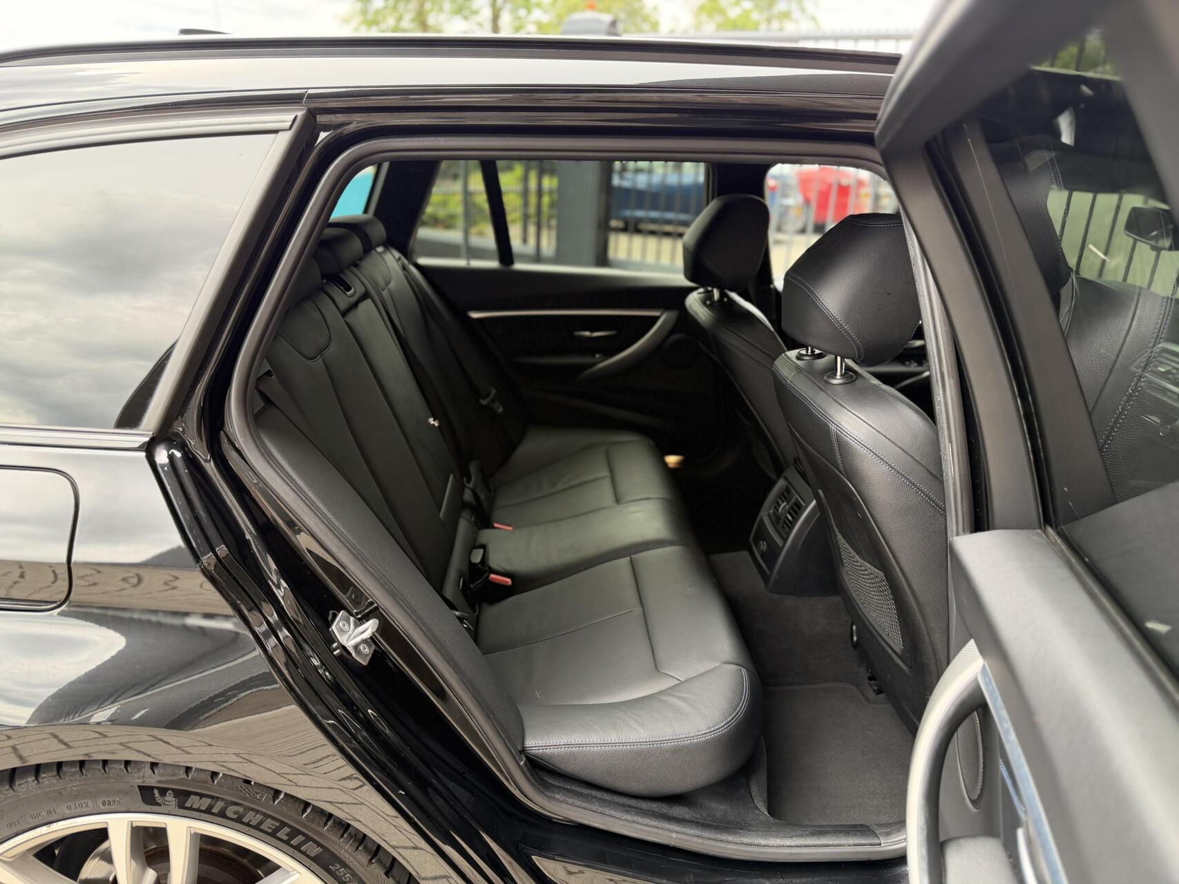 Foto van BMW 330i