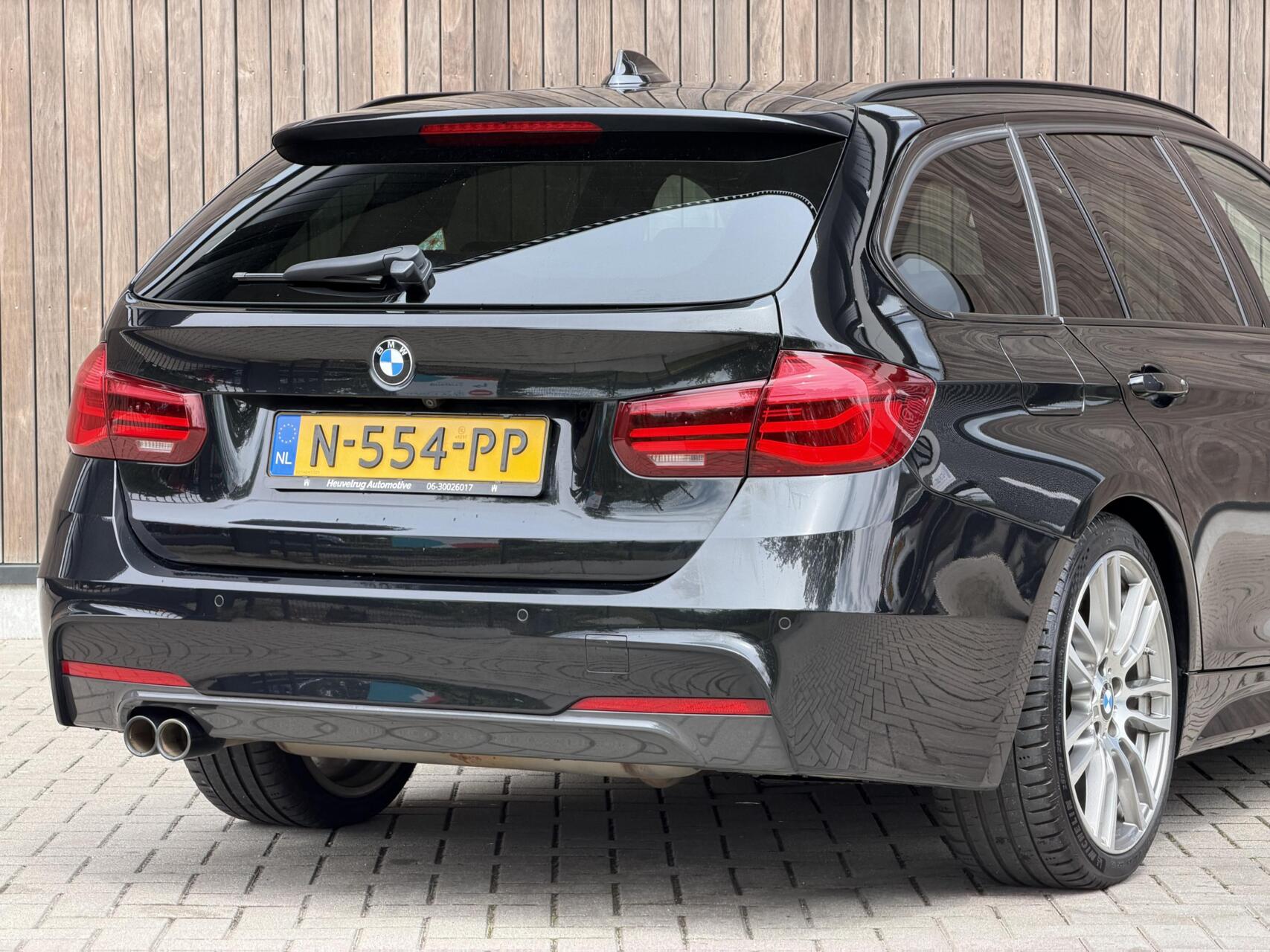 Foto van BMW 330i