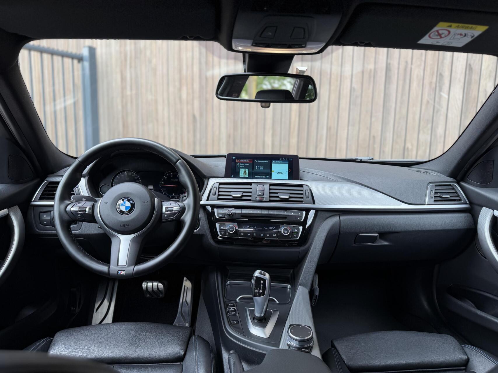 Foto van BMW 330i