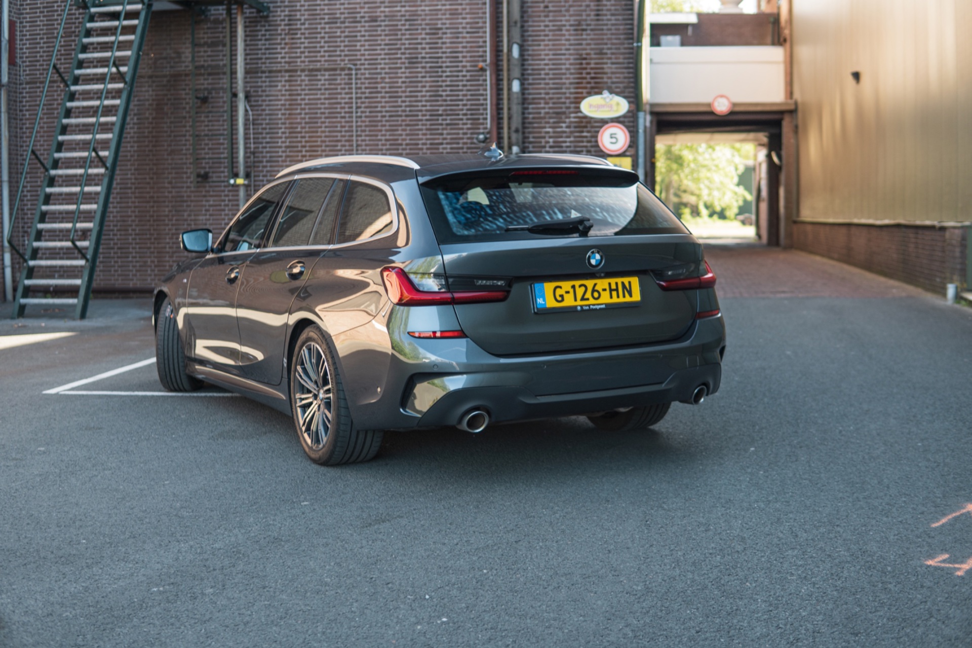 Foto van BMW 330i