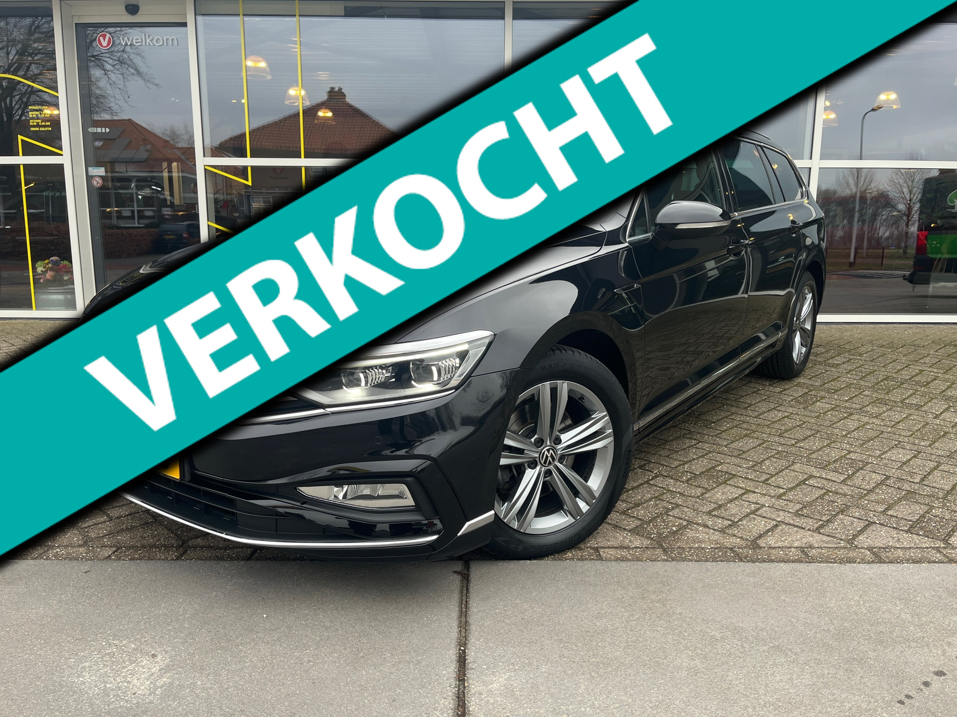 Volkswagen Passat 1.5 TSI 150 PK R-Line Business + Panoramadak Keyless Viritual Cockpit Camera 2022 - voorkant