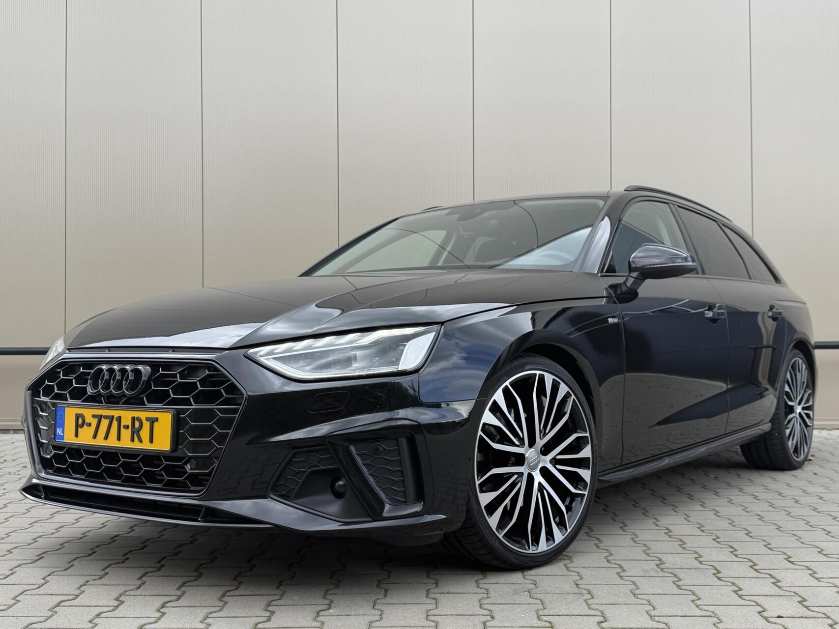 Audi A4 Avant 40 TFSI 190pk S-line black | Matrix |20" | Camera | Trekhaak 2020 - voorkant