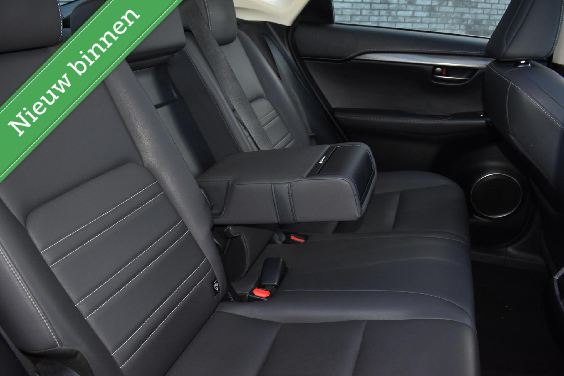 Foto van Lexus Lexus Nx300h