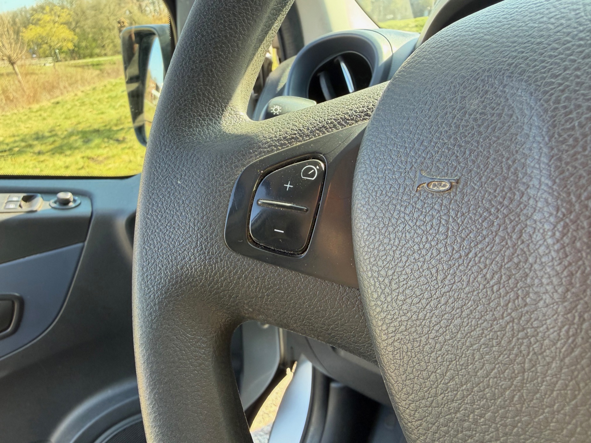 Foto van Opel Vivaro-b