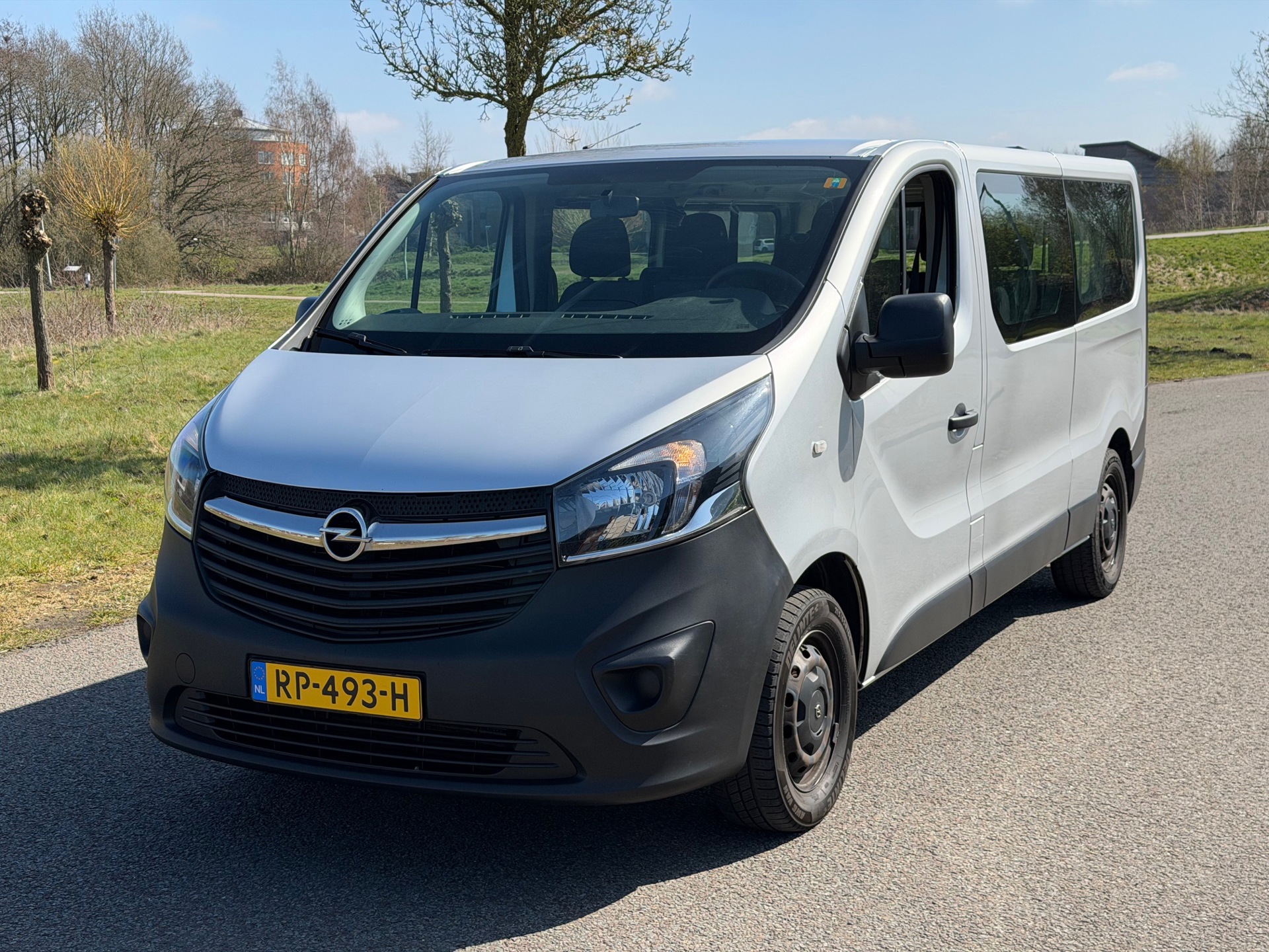 Foto van Opel Vivaro-b
