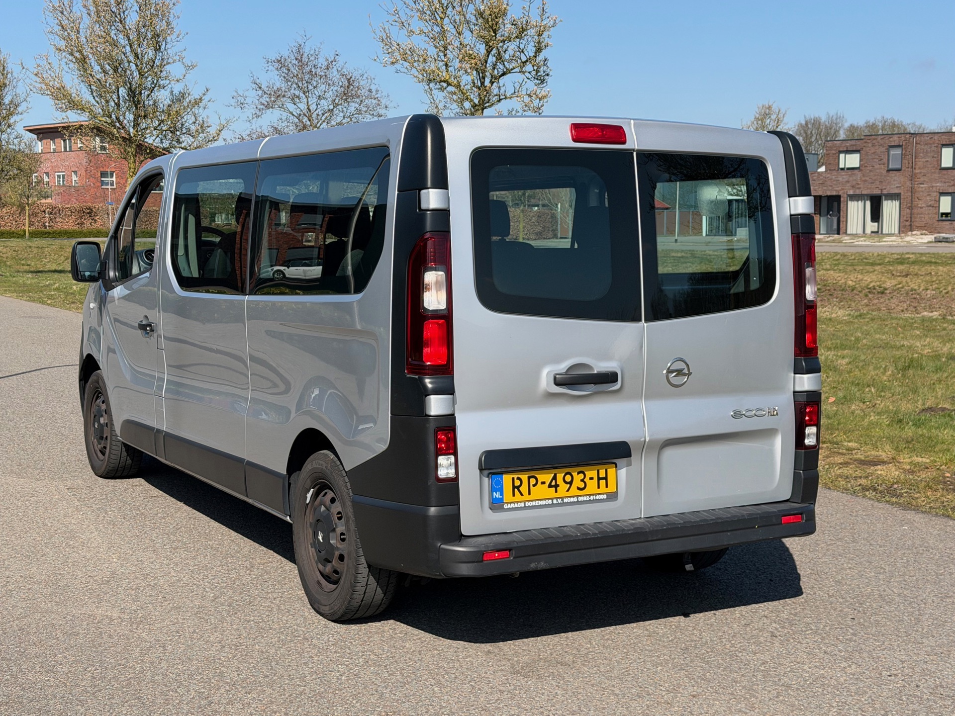Foto van Opel Vivaro-b