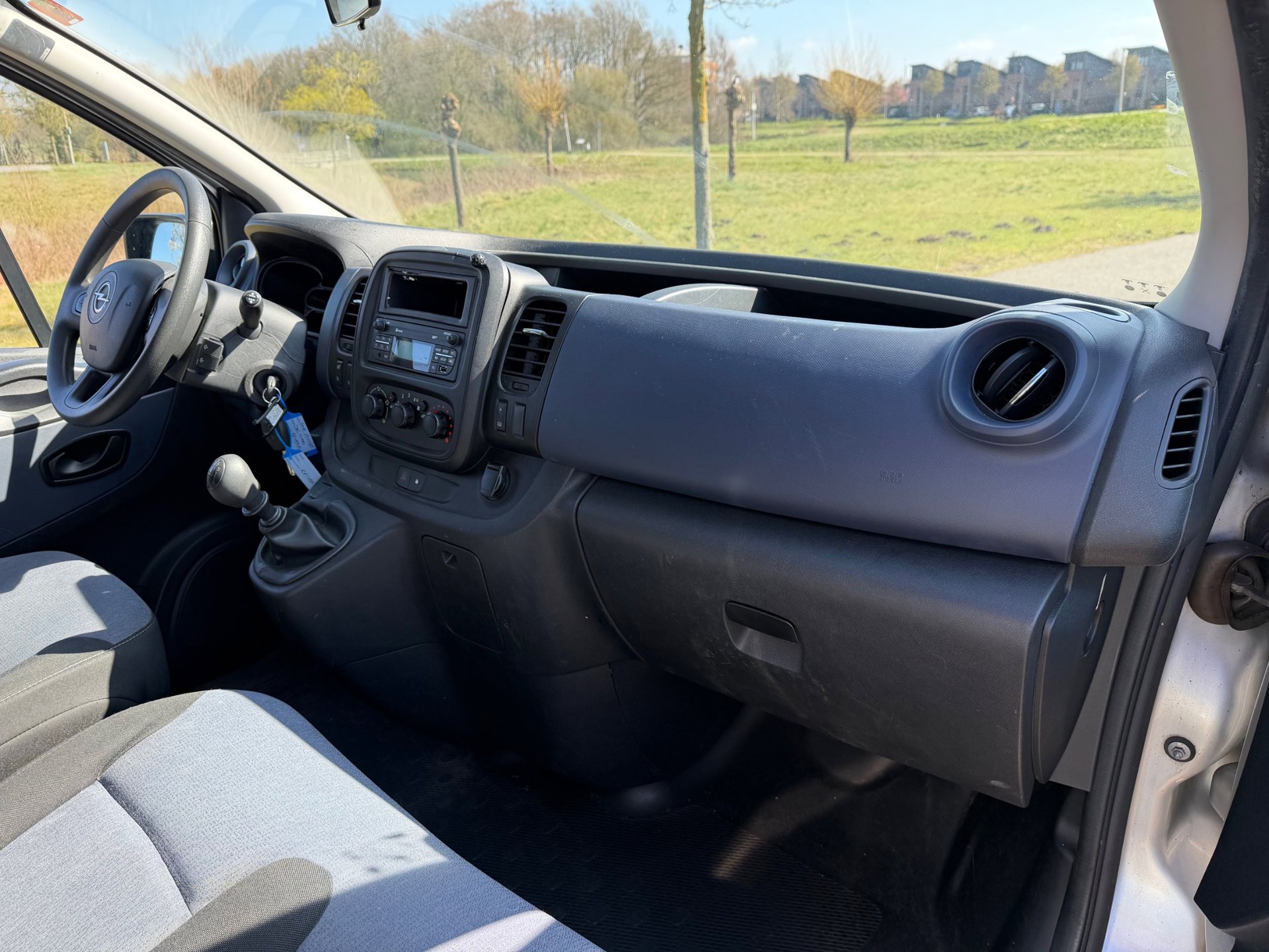 Foto van Opel Vivaro-b