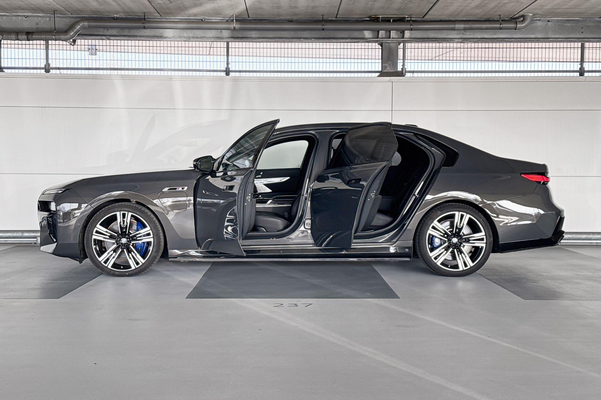 Foto van BMW M760e xDrive