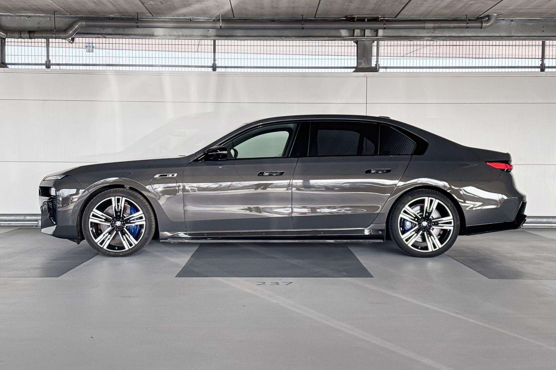 Foto van BMW M760e xDrive