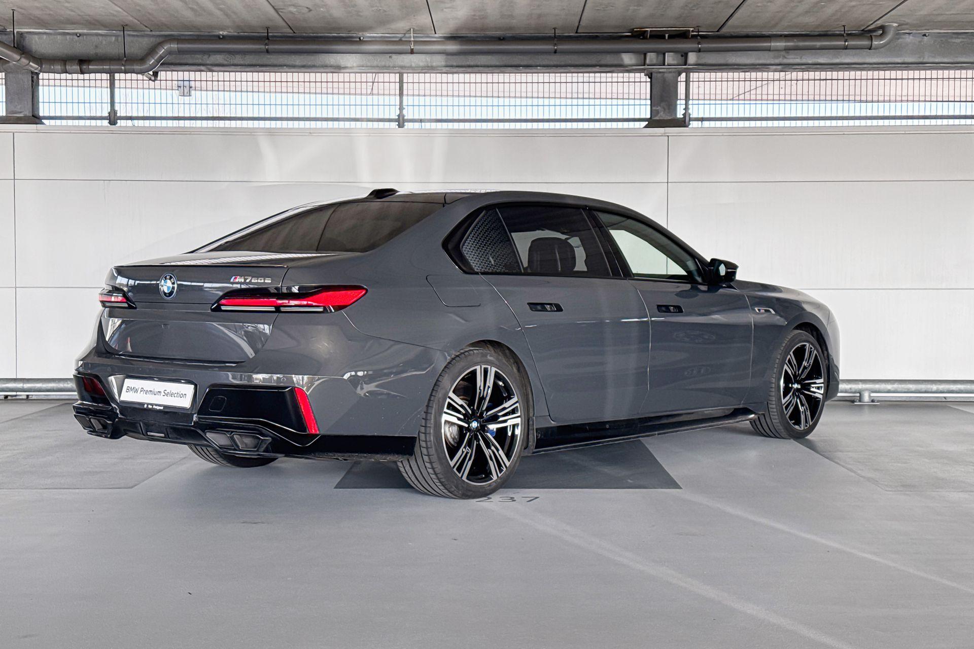 Foto van BMW M760e xDrive