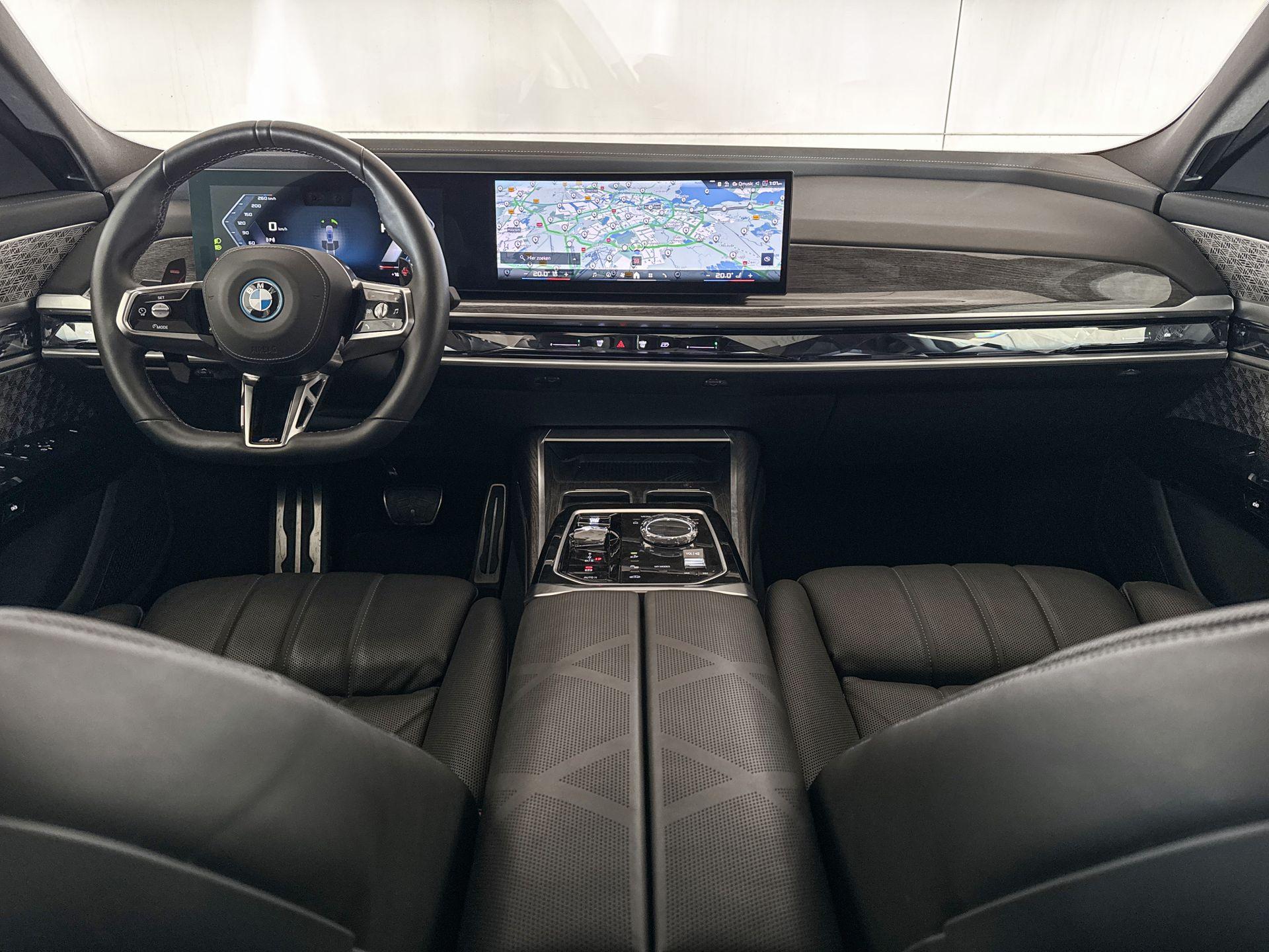 Foto van BMW M760e xDrive