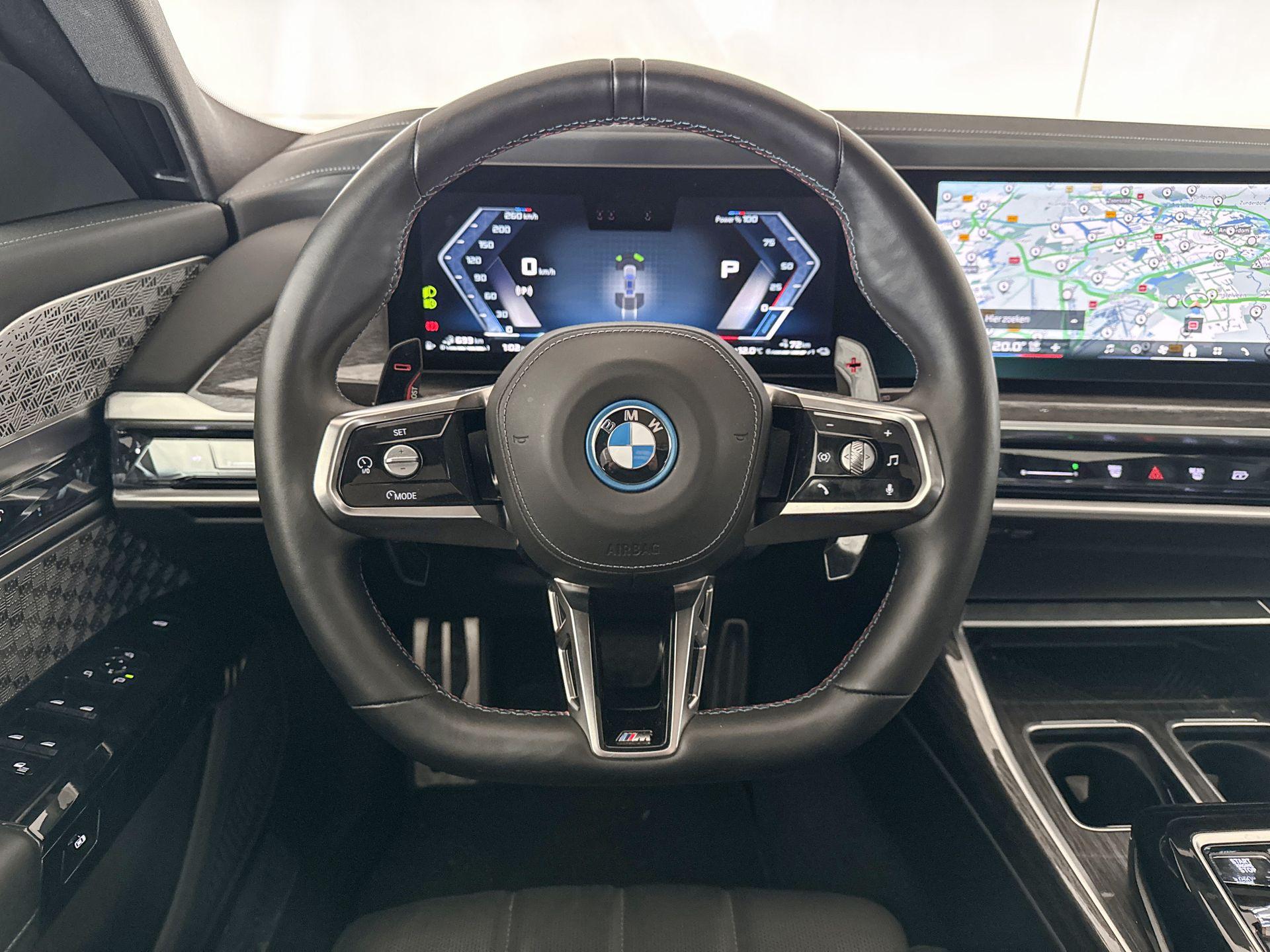 Foto van BMW M760e xDrive