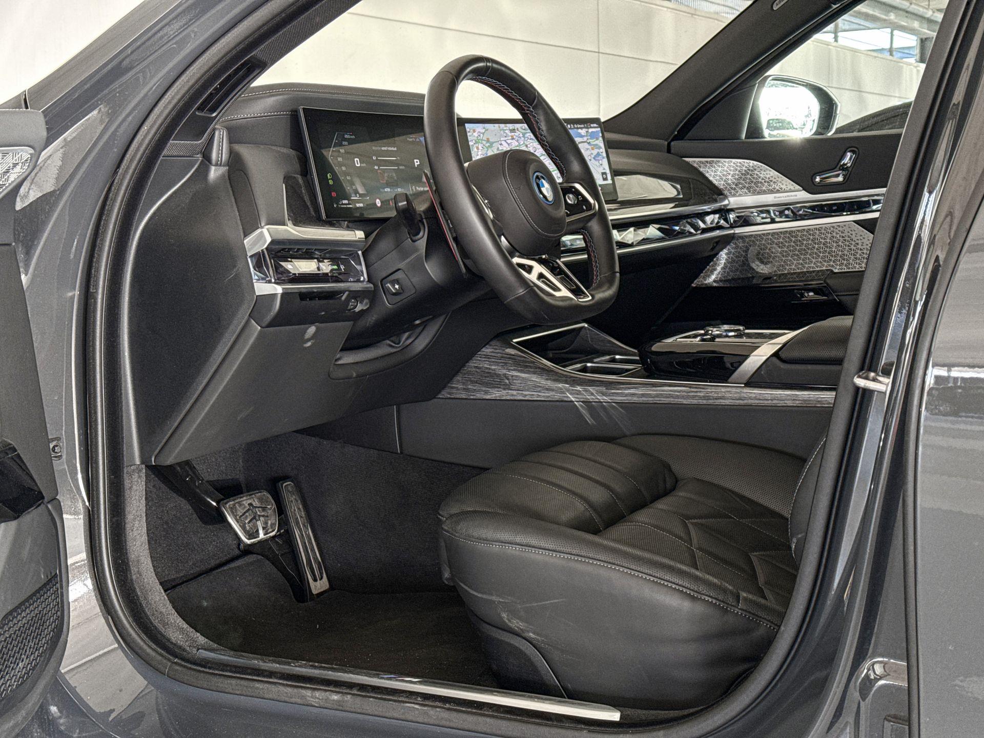 Foto van BMW M760e xDrive