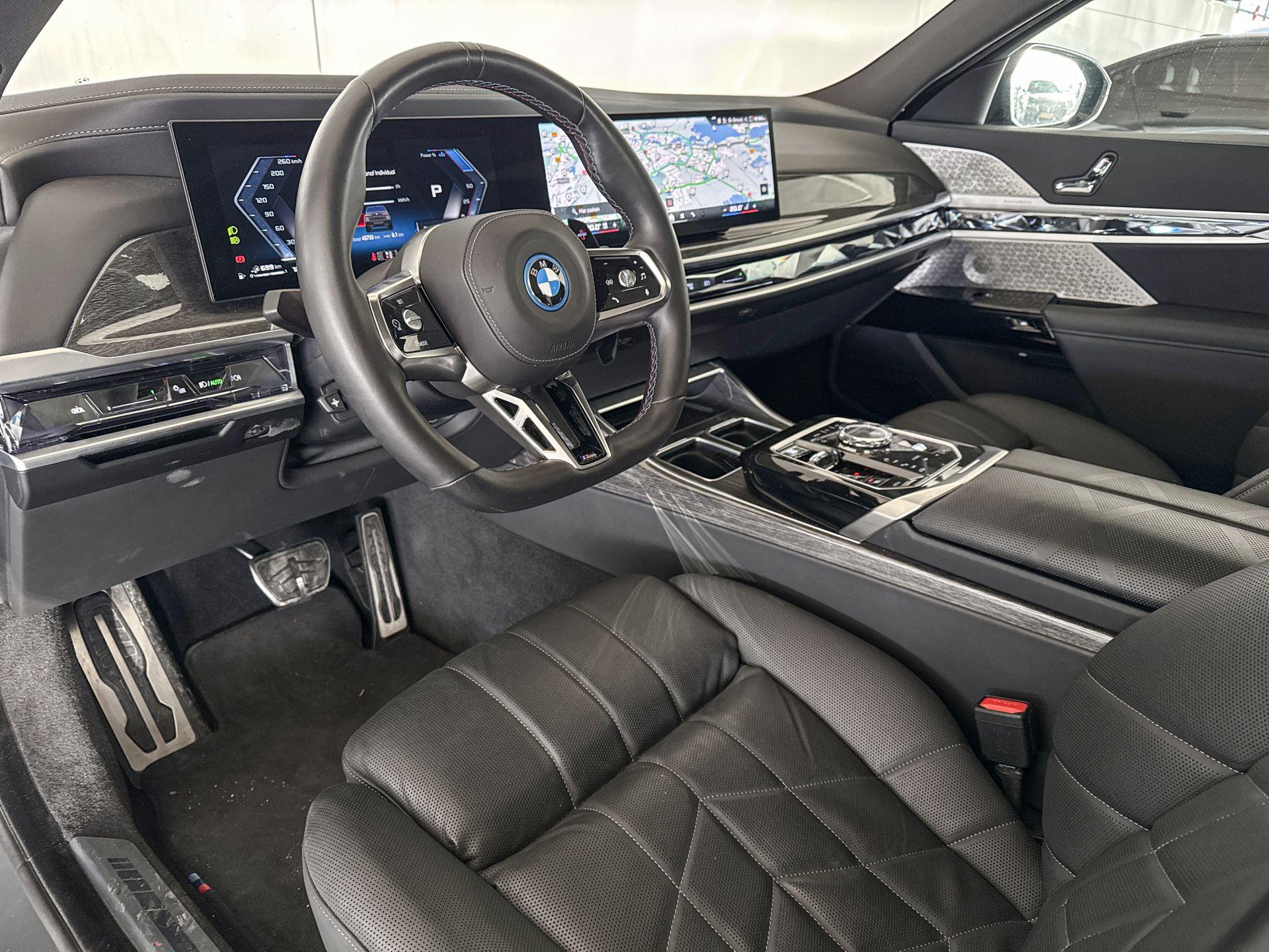 Foto van BMW M760e xDrive