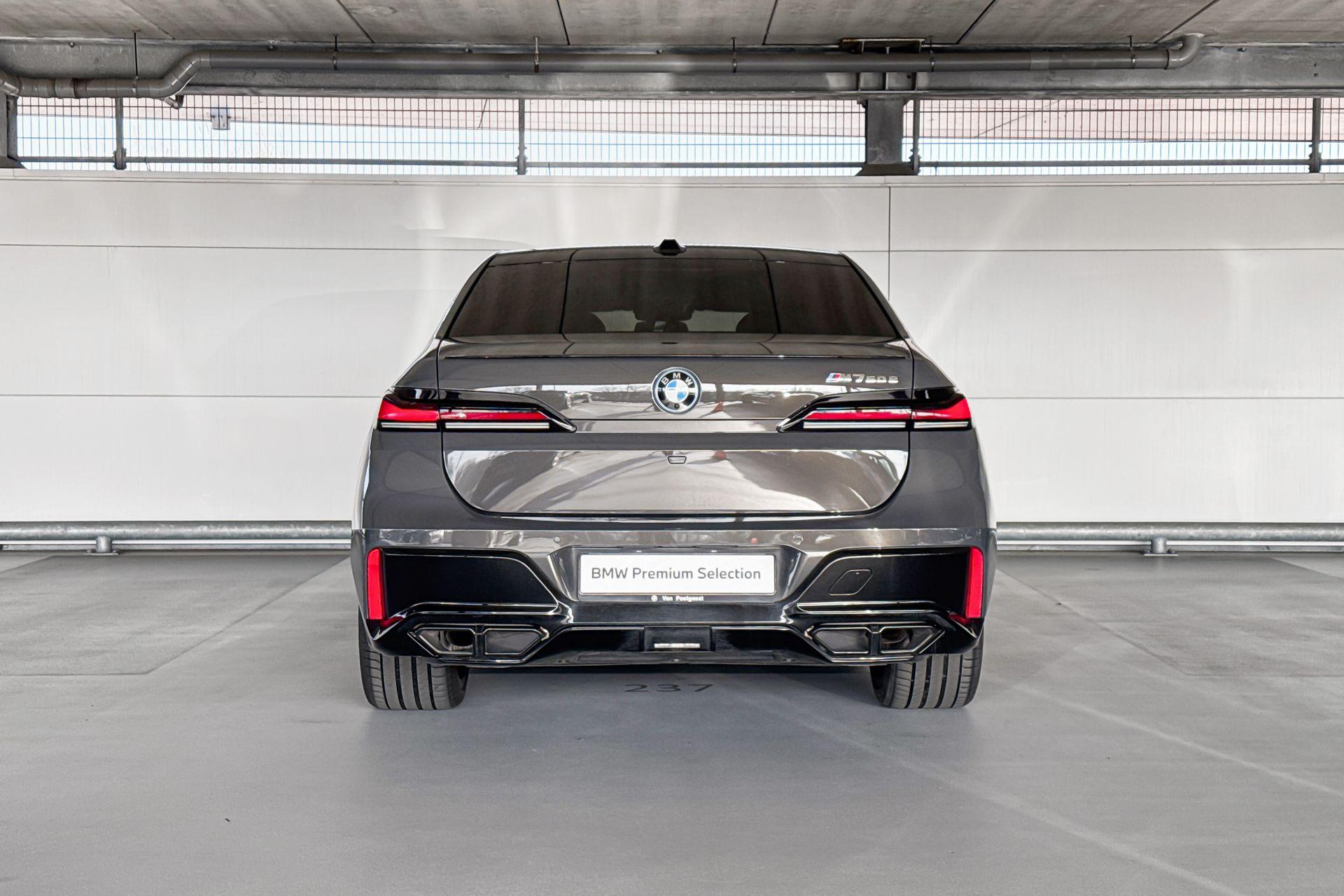 Foto van BMW M760e xDrive
