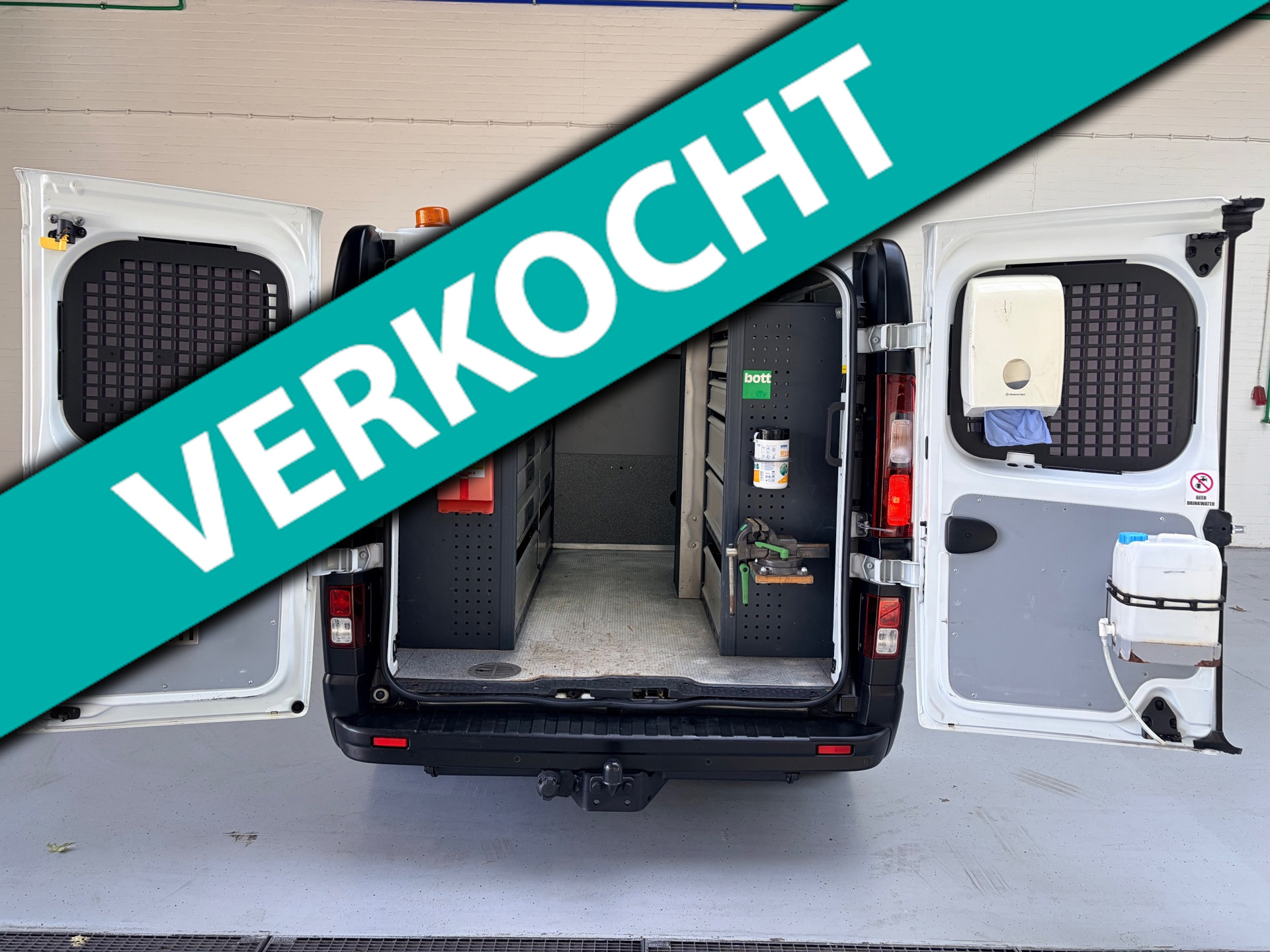 Renault Trafic Servicewagen 1.6 dCi euro6 T27 L1H1 Comfort Bott inrichting Victron v230 Standkachel Trekhaak RIJKLAARPRIJS! 2018 - voorkant