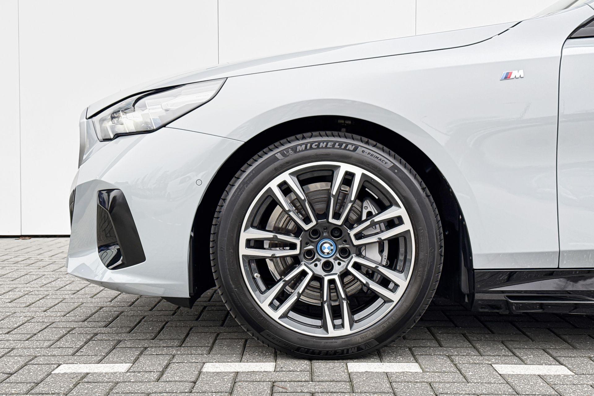 Foto van BMW I5 Edrive40