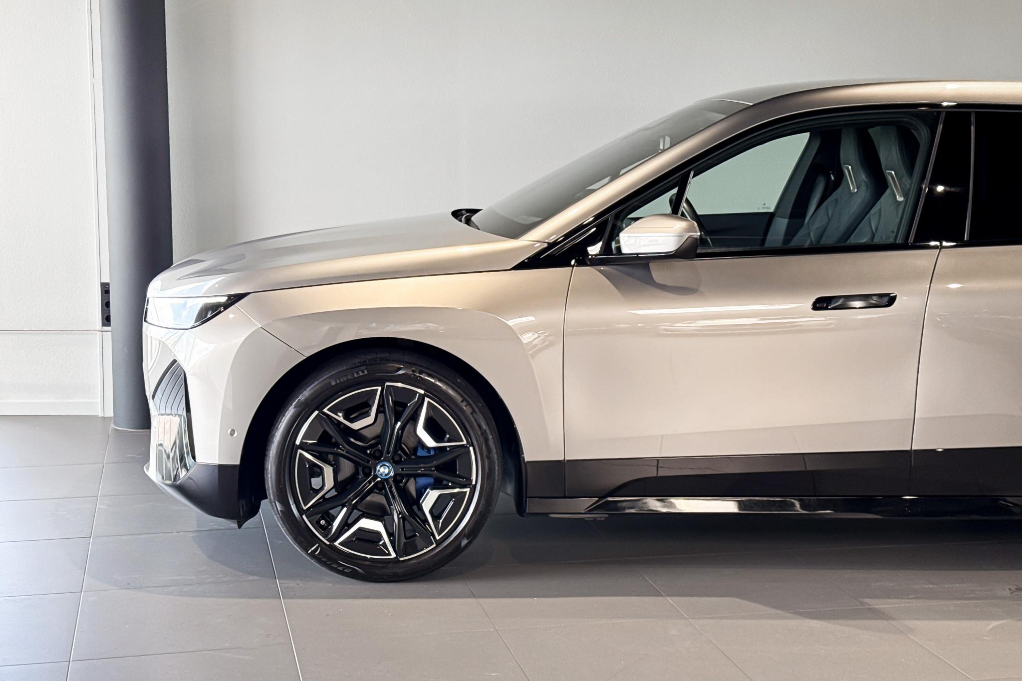 Foto van BMW Ix Xdrive50