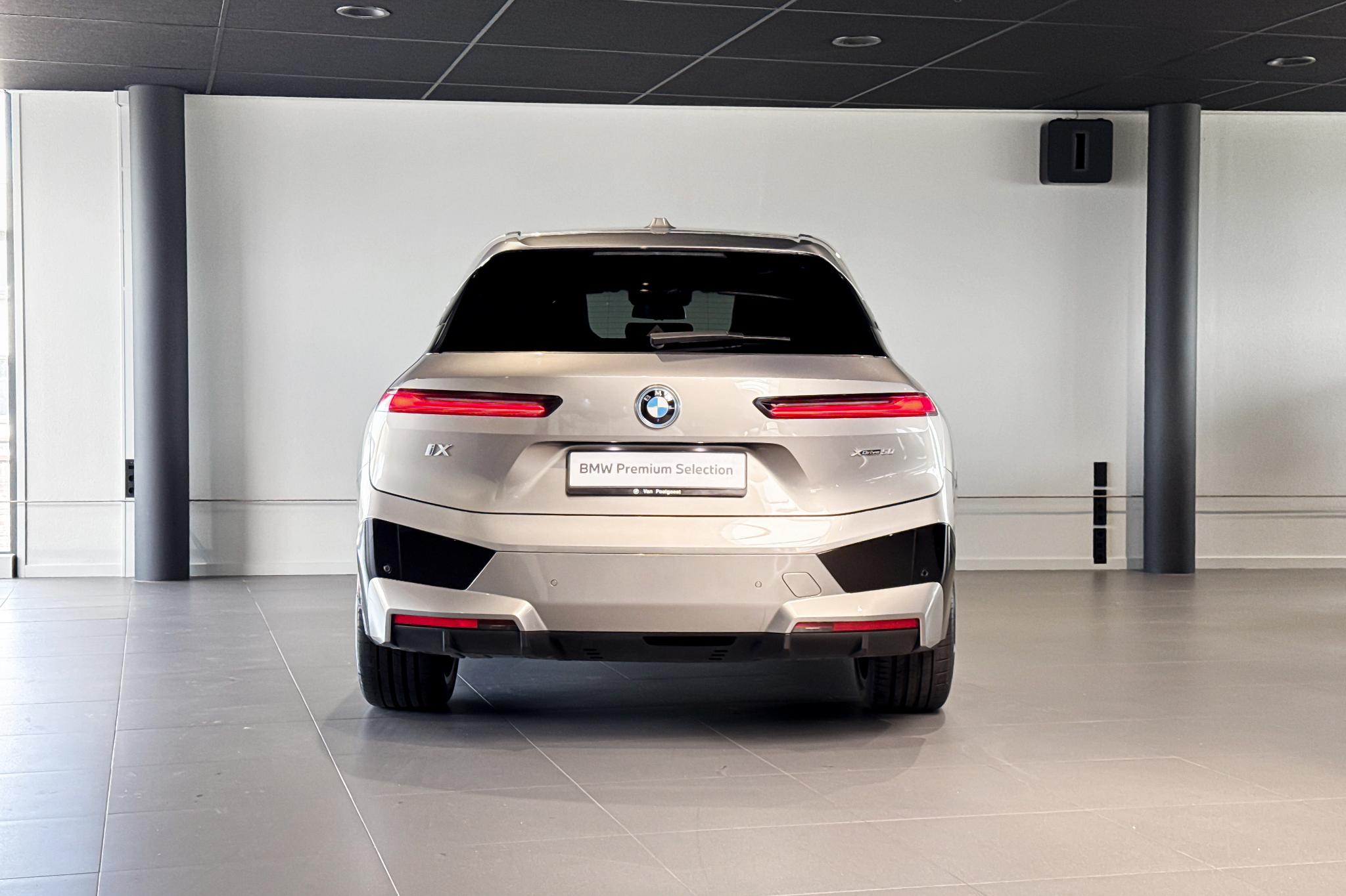 Foto van BMW Ix Xdrive50